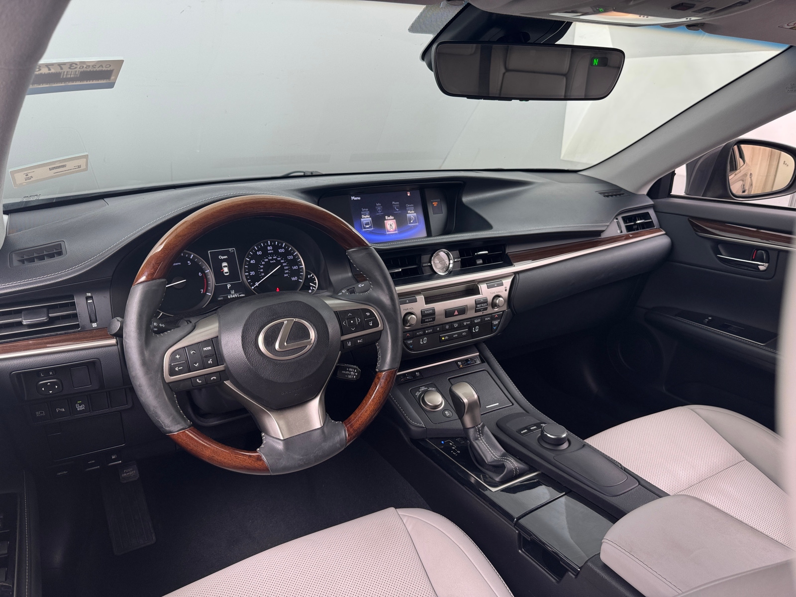 Thumbnail: 2016 Lexus ES - 2