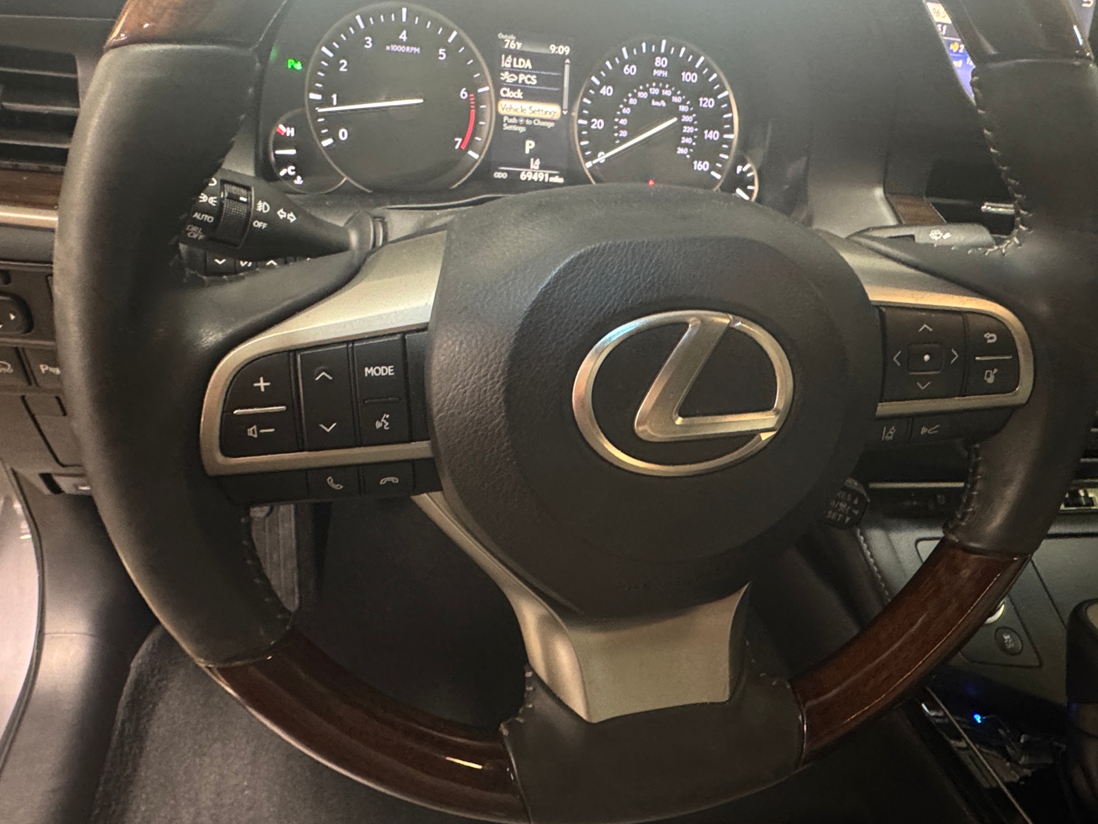 Thumbnail: 2016 Lexus ES - 4