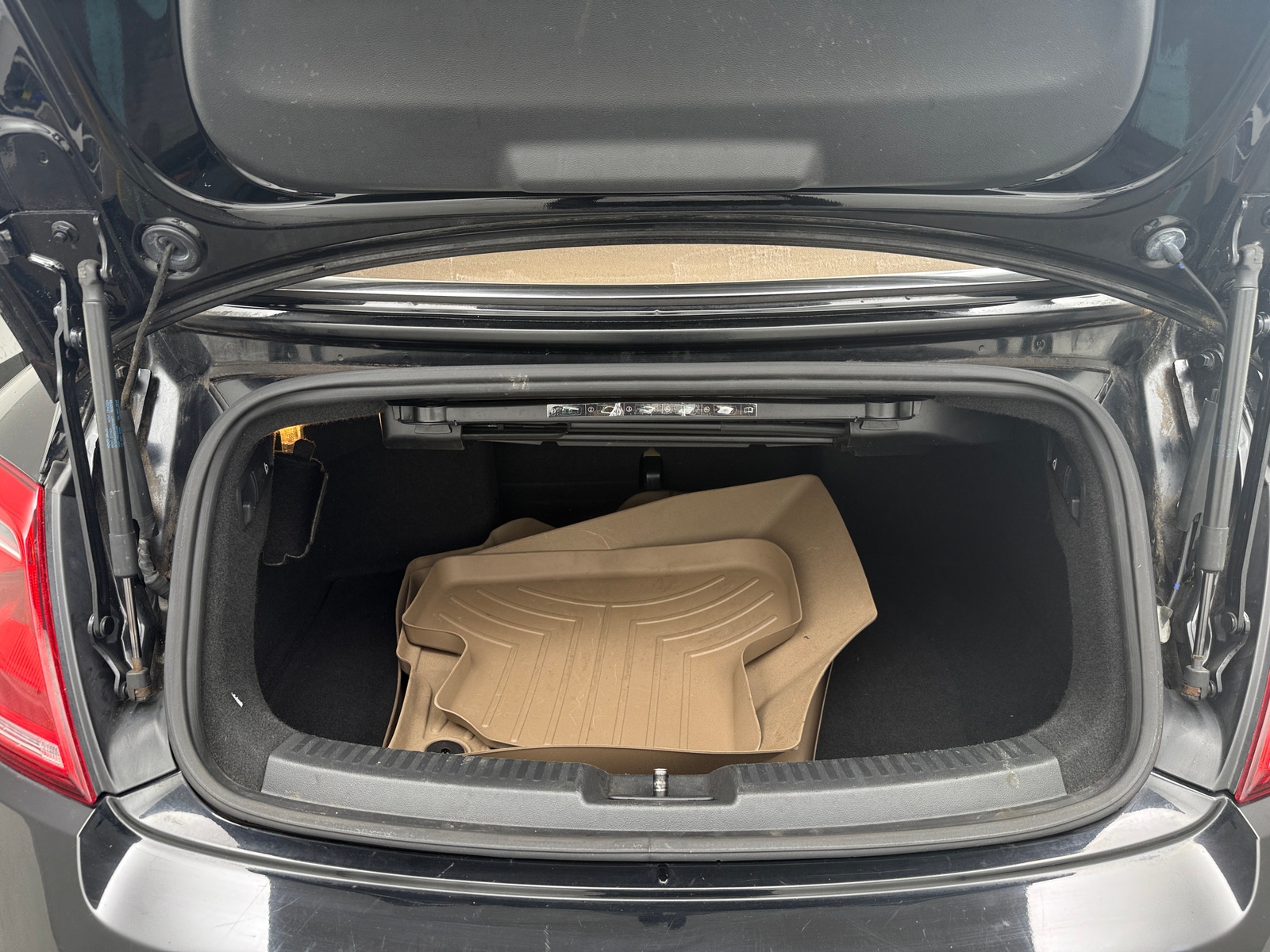 Thumbnail: 2014 Volkswagen Beetle - 6