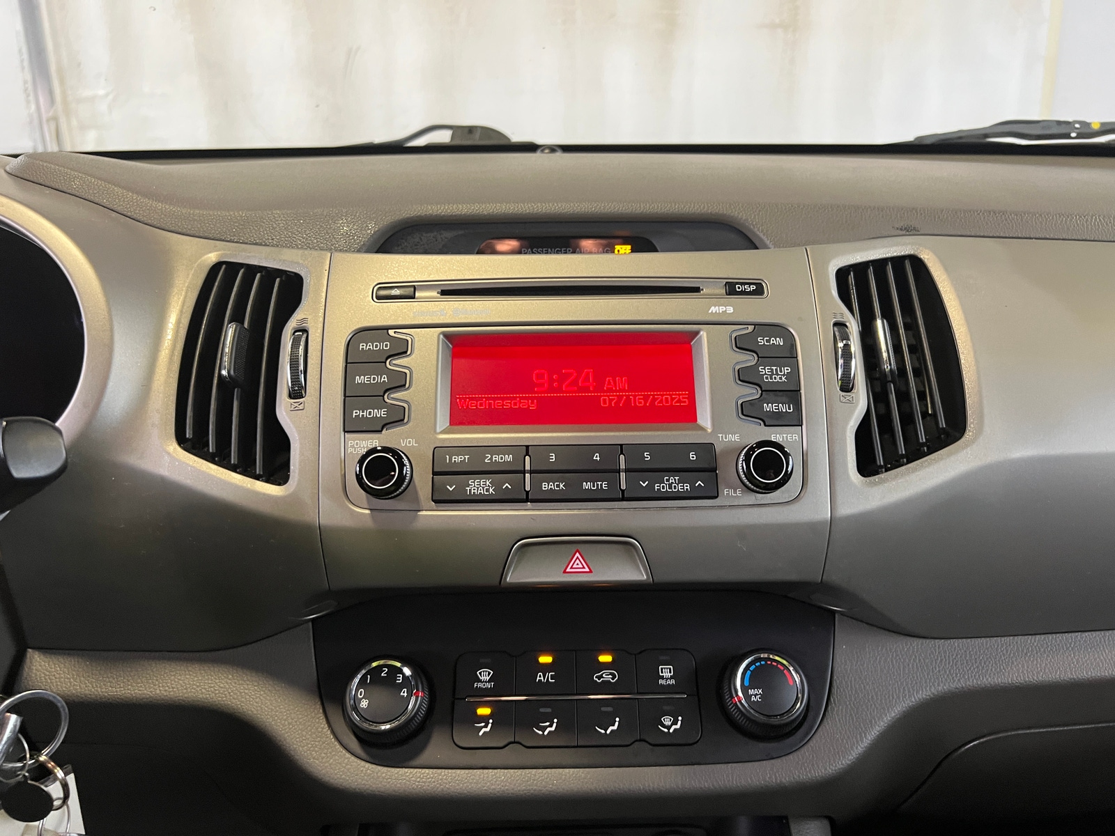 Thumbnail: 2015 Kia Sportage - 4