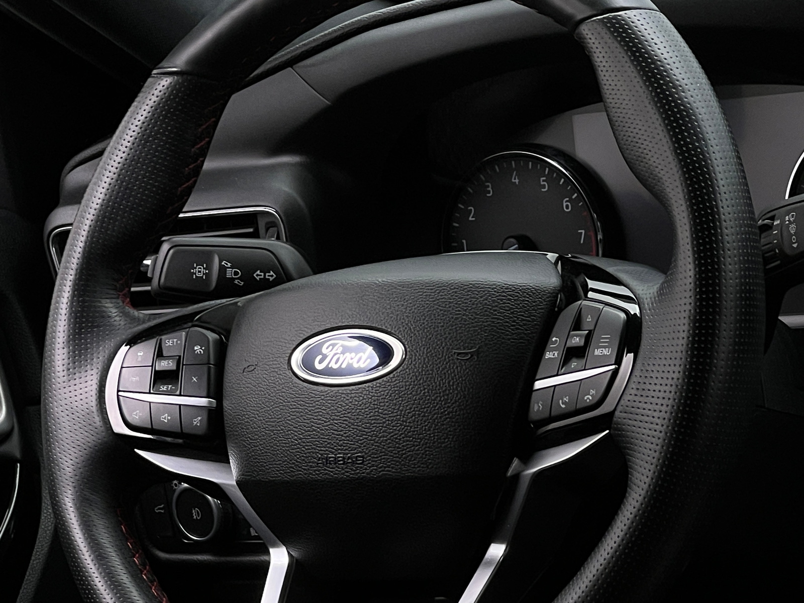 Thumbnail: 2022 Ford Explorer - 5
