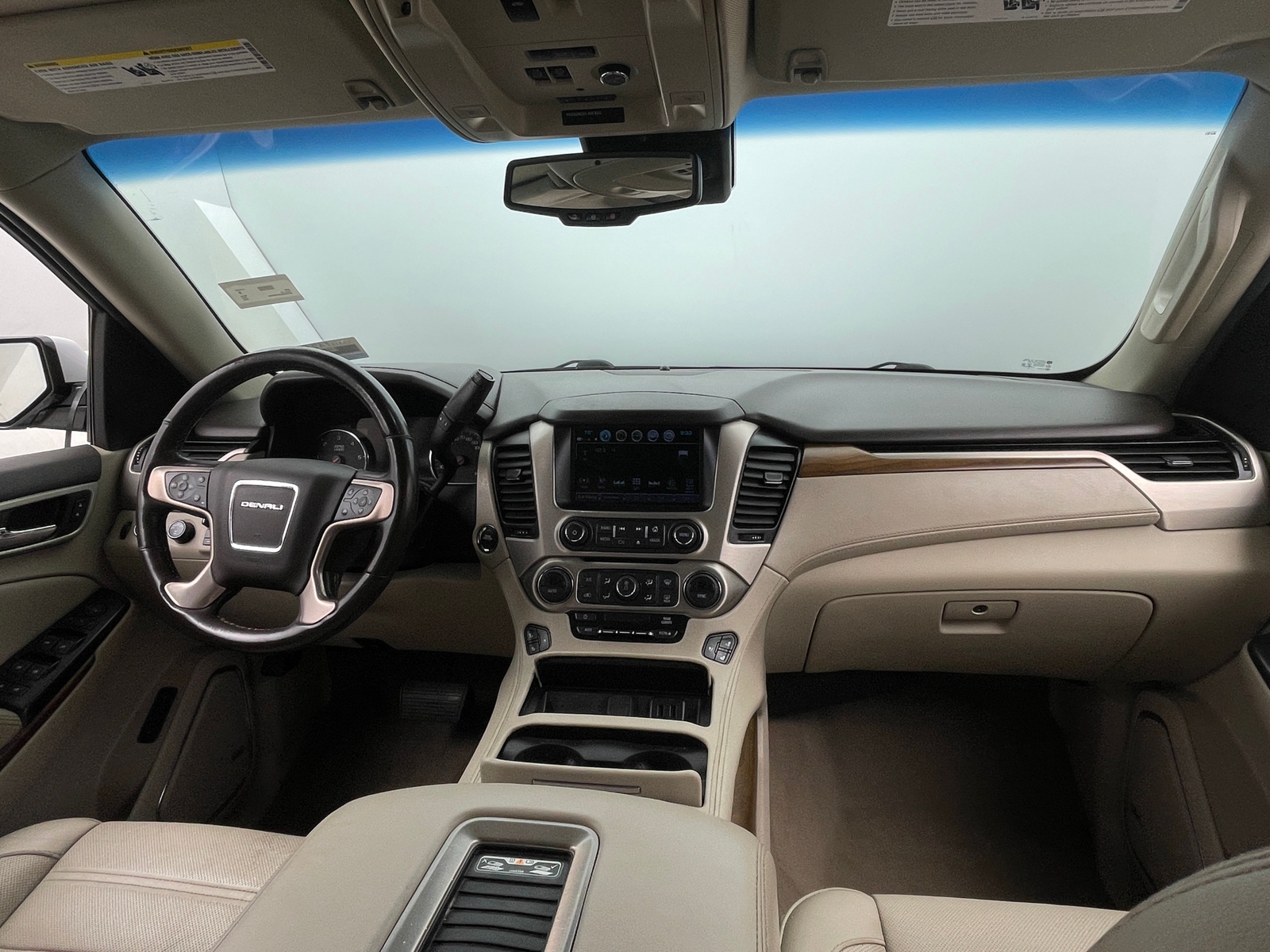 Thumbnail: 2019 GMC Yukon XL - 3