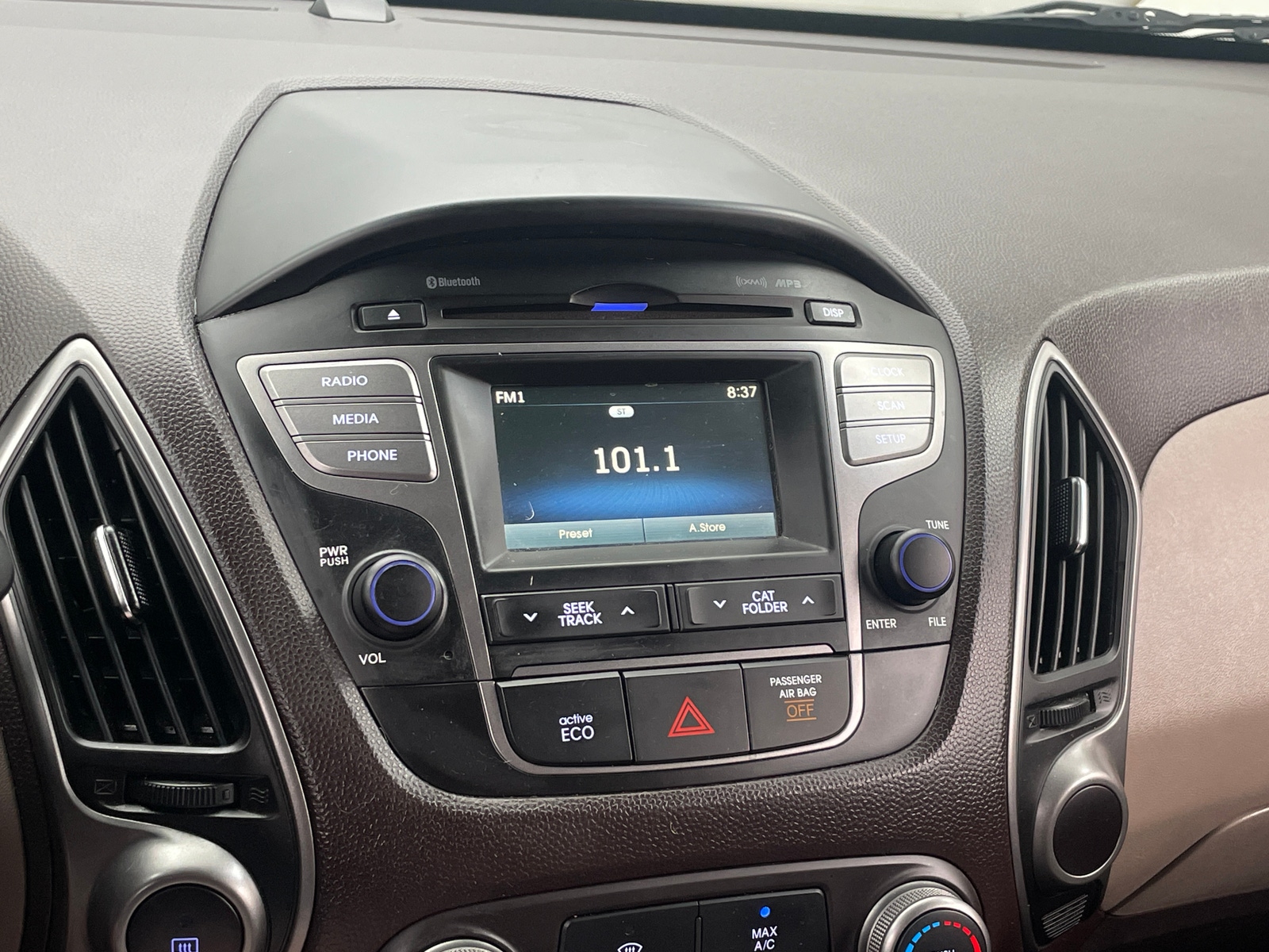 Thumbnail: 2015 Hyundai Tucson - 4