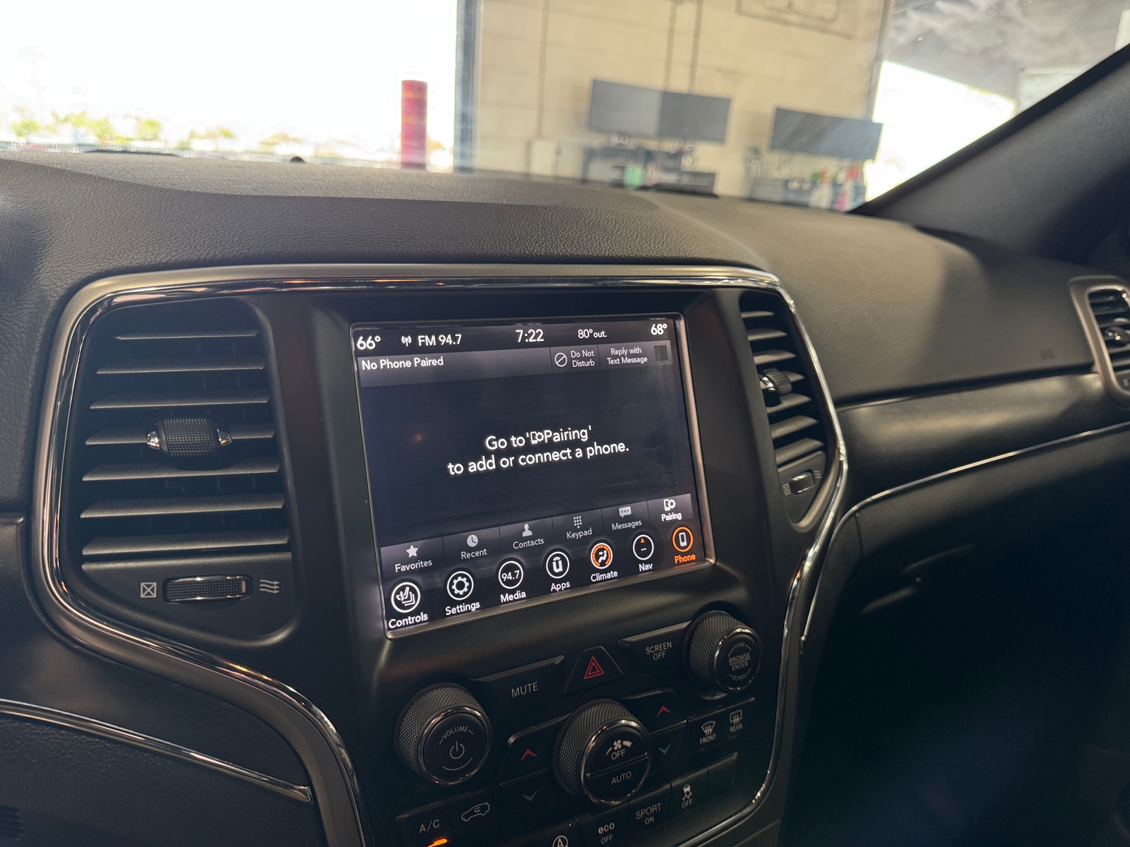Thumbnail: 2018 Jeep Grand Cherokee - 3
