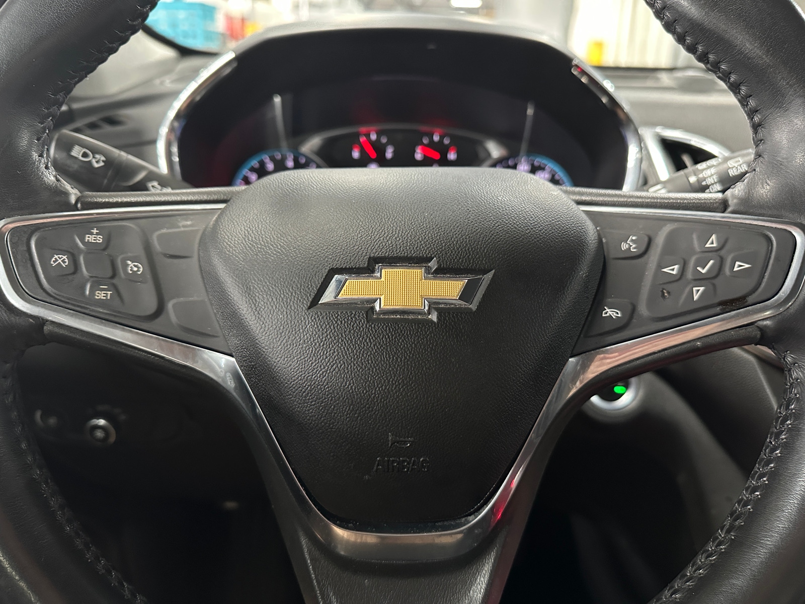 Thumbnail: 2019 Chevrolet Equinox - 5