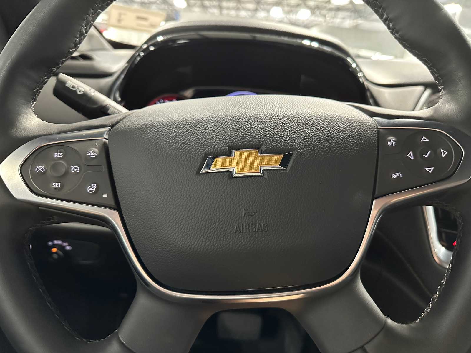 Thumbnail: 2023 Chevrolet Traverse - 4