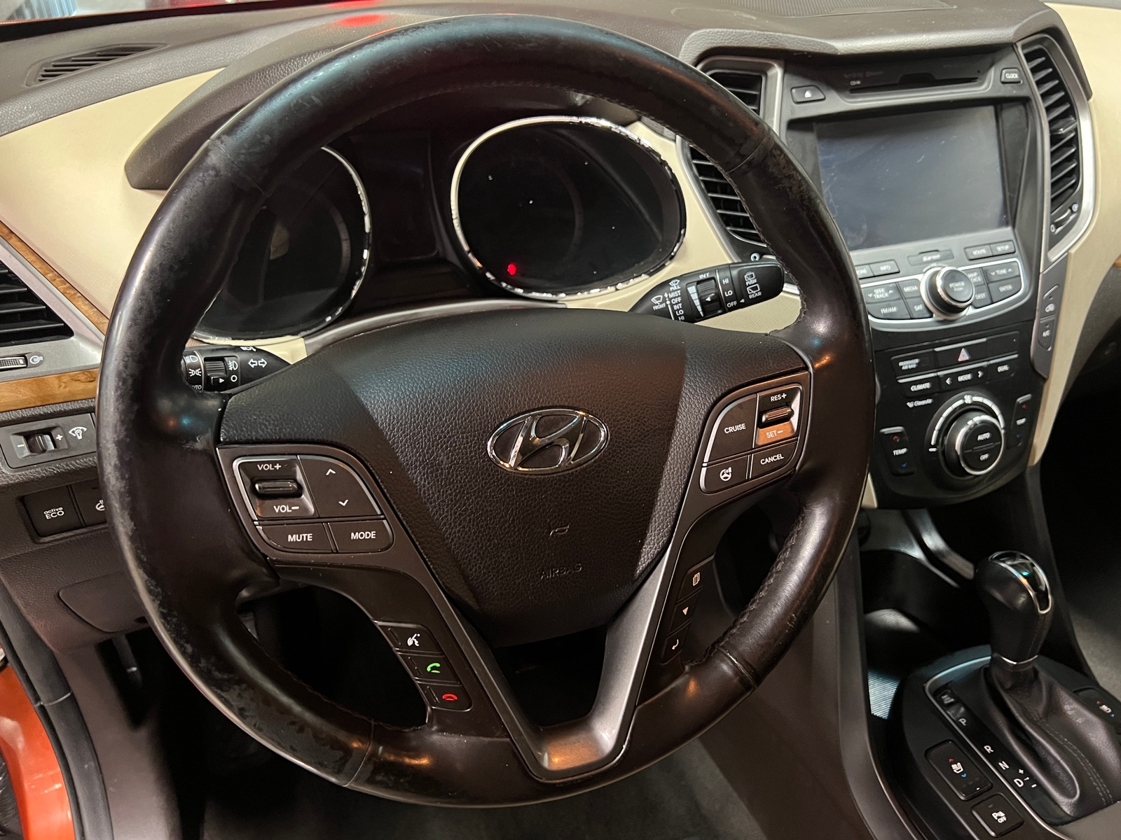 Thumbnail: 2015 Hyundai Santa Fe - 4