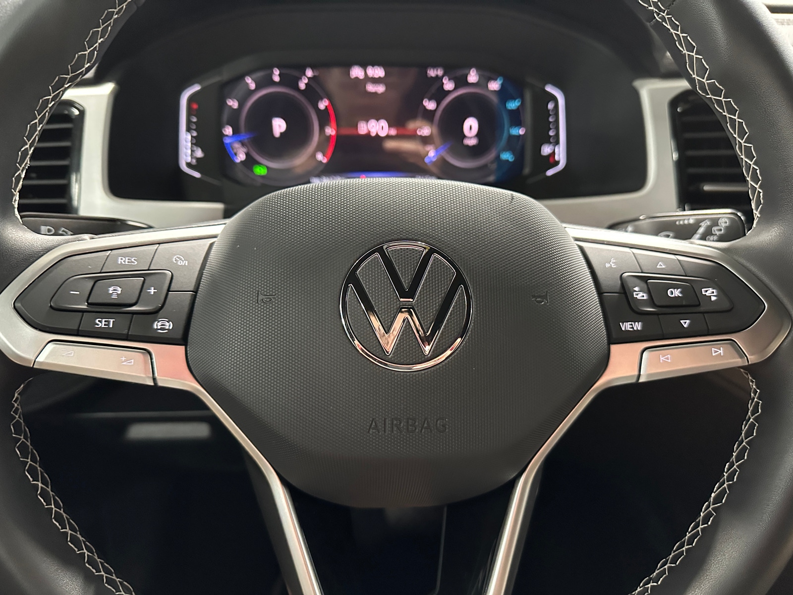 Thumbnail: 2022 Volkswagen Atlas - 4