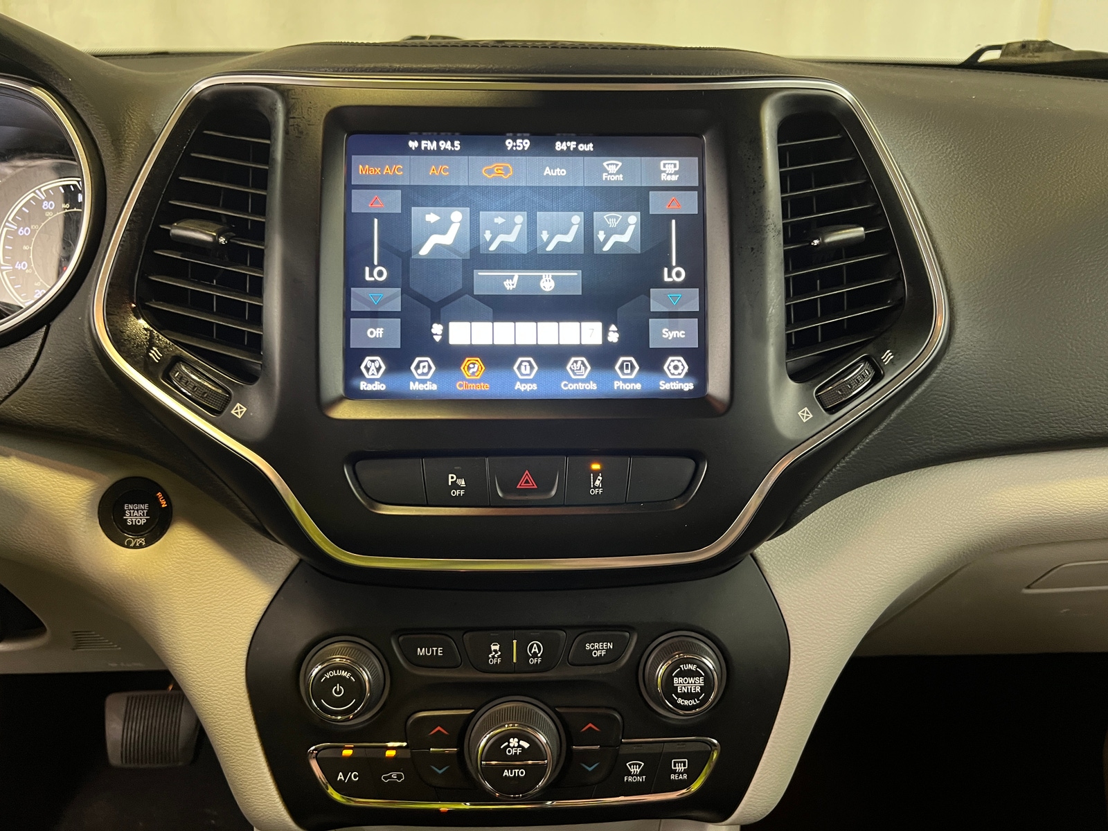Thumbnail: 2022 Jeep Cherokee - 3