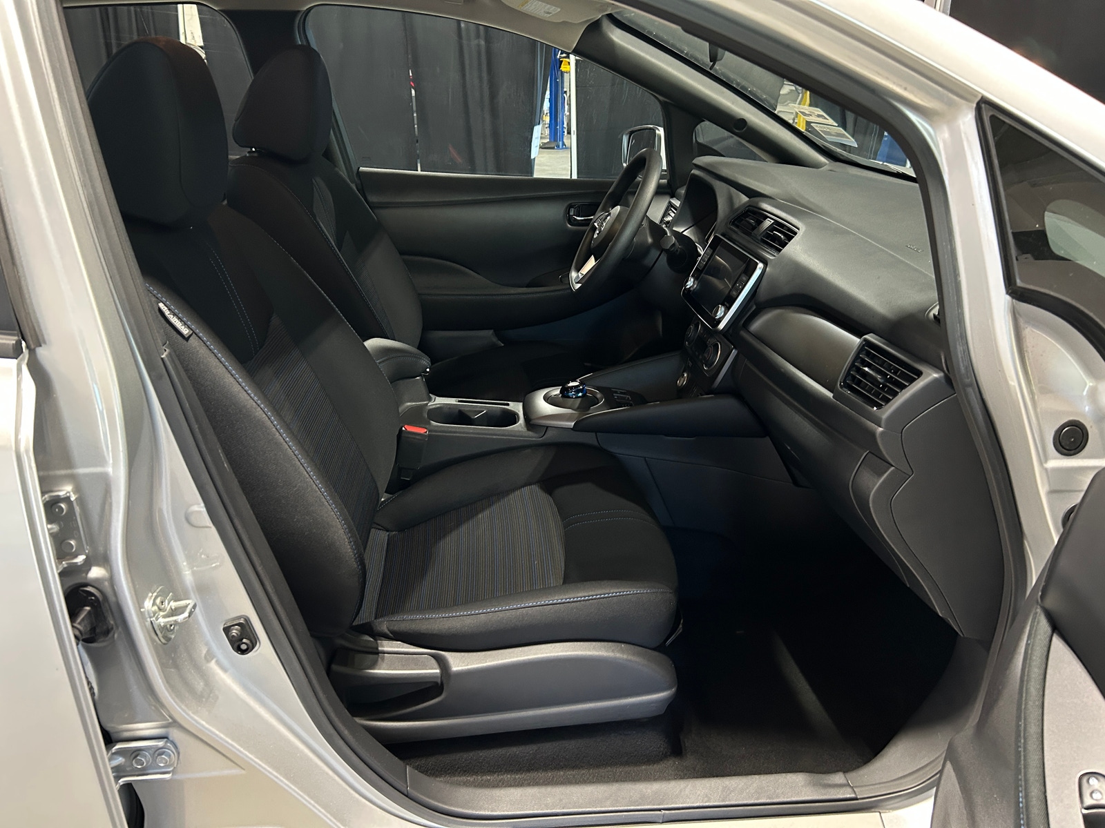 Thumbnail: 2022 Nissan Leaf - 2