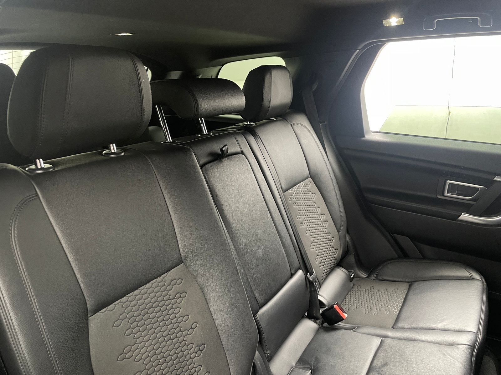 Thumbnail: 2019 Land Rover Discovery Sport - 5