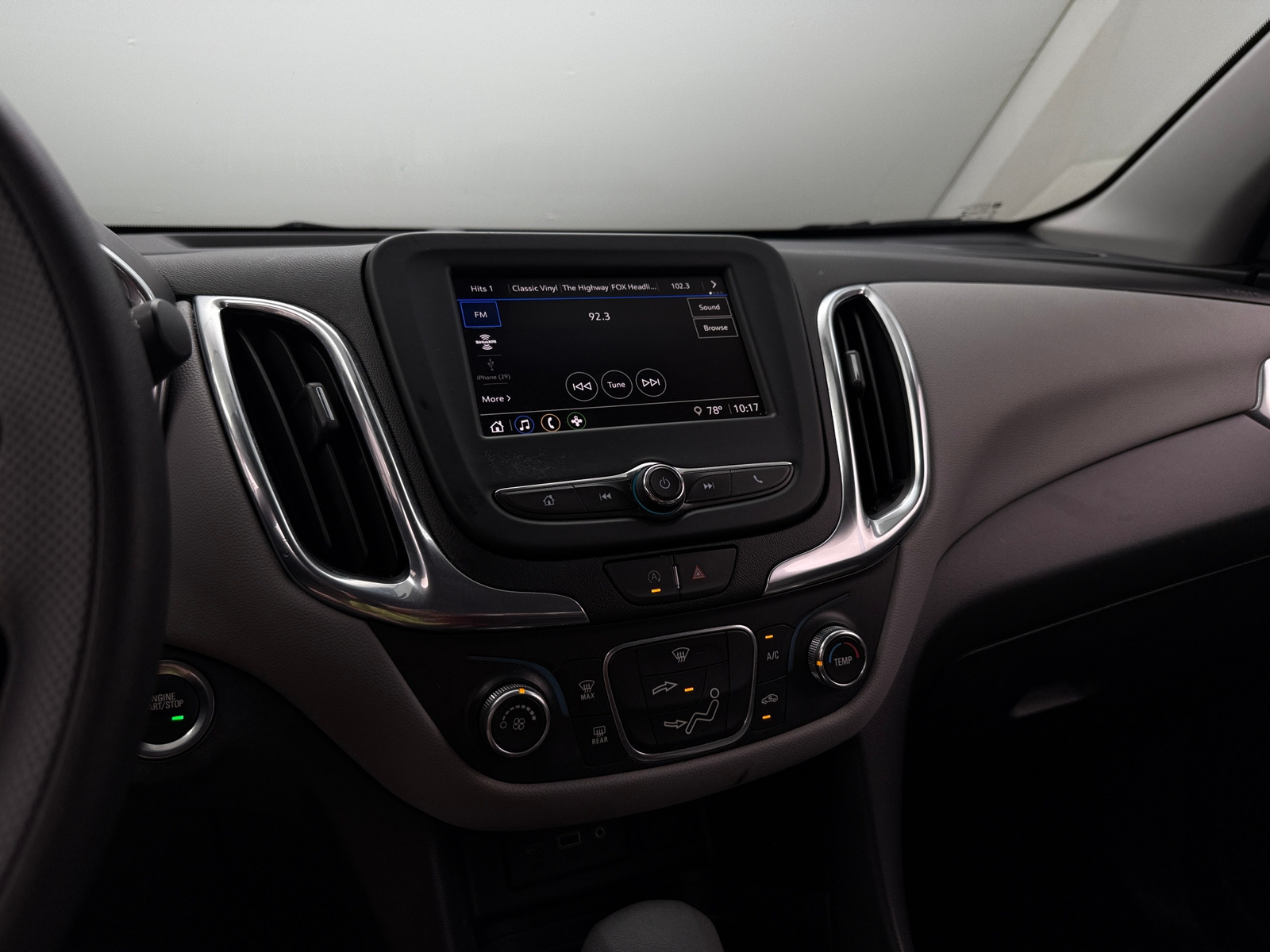 Thumbnail: 2022 Chevrolet Equinox - 4