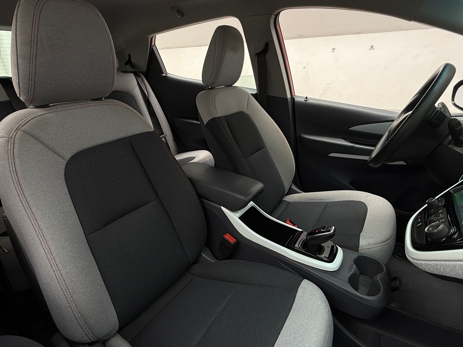 Thumbnail: 2020 Chevrolet Bolt EV - 2