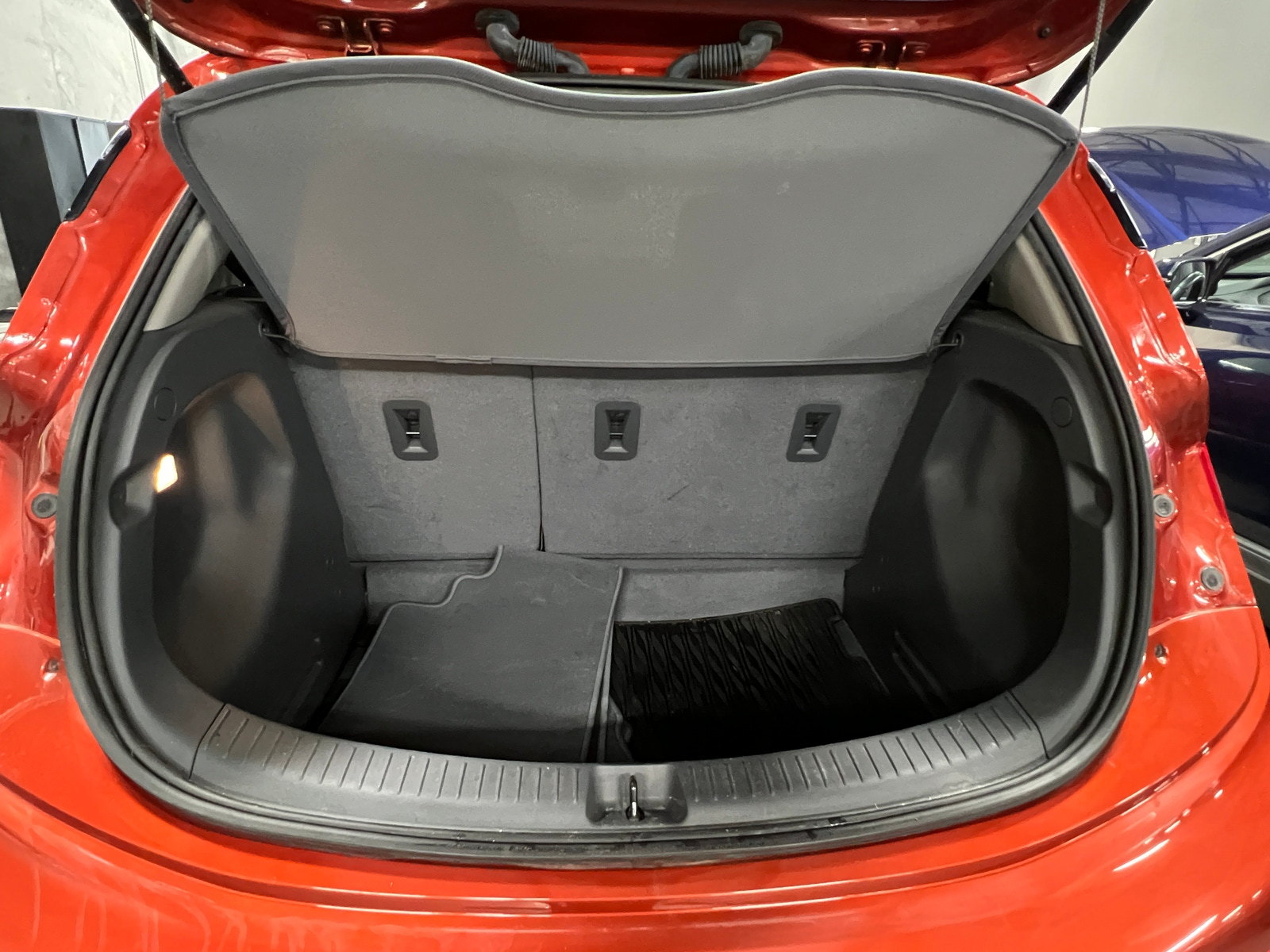 Thumbnail: 2020 Chevrolet Bolt EV - 7