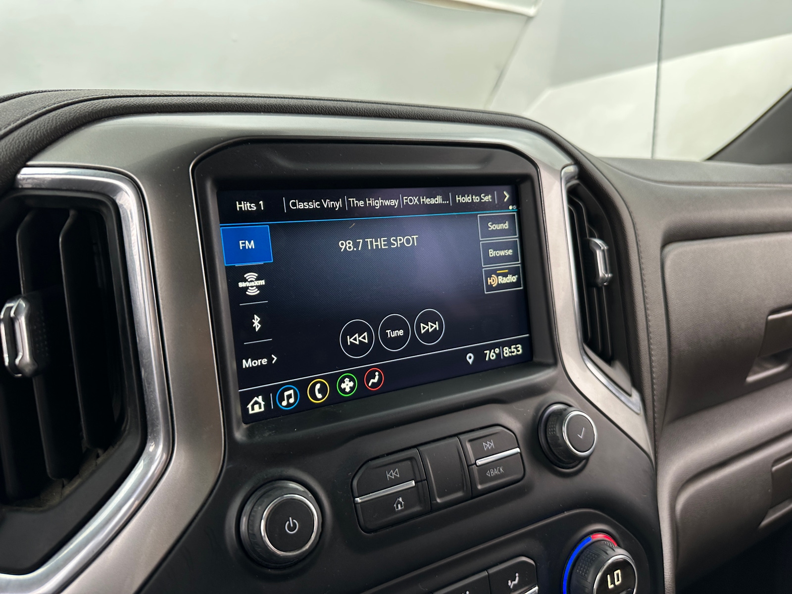 Thumbnail: 2019 Chevrolet Silverado 1500 - 3