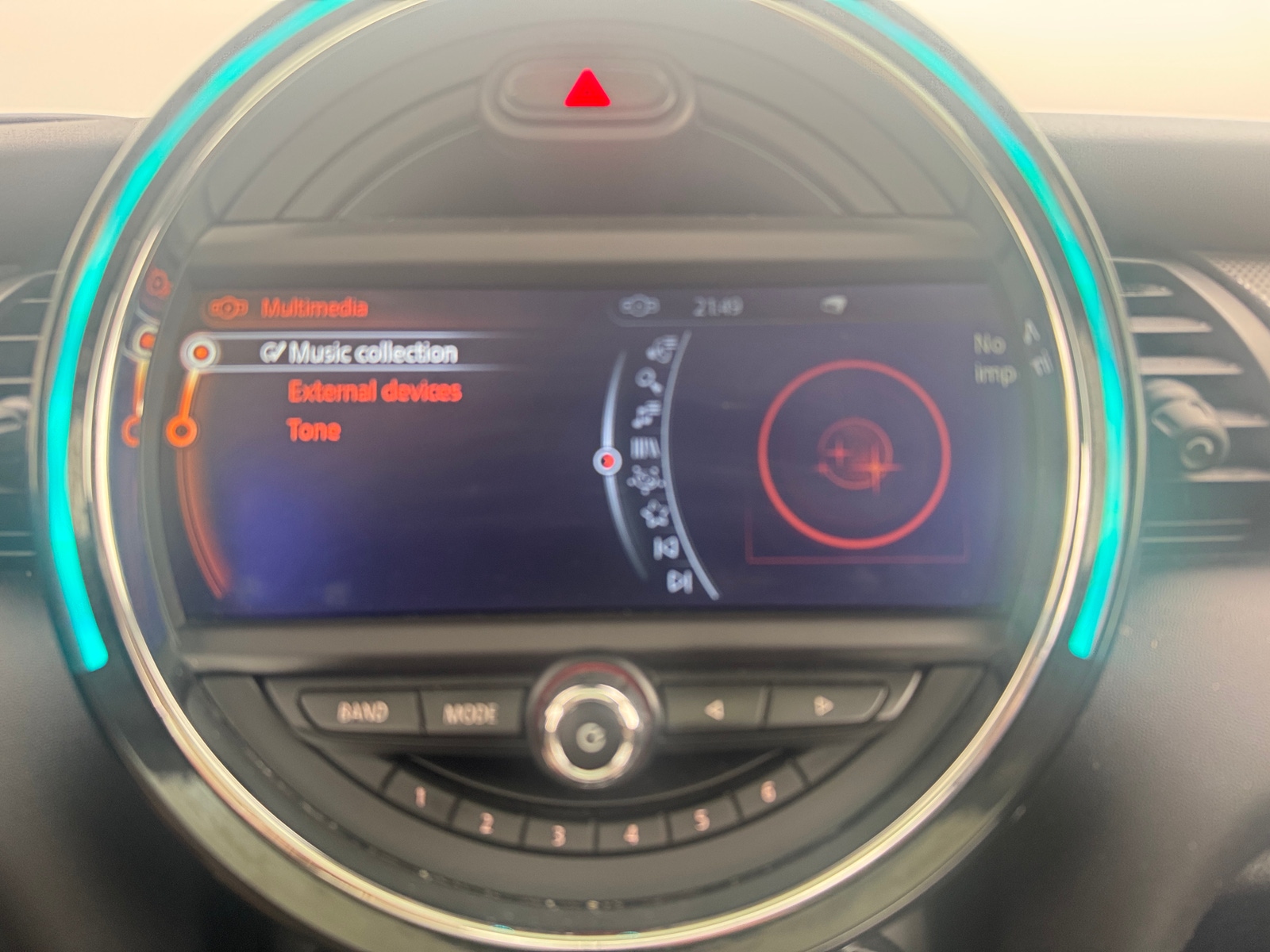 Thumbnail: 2015 MINI Cooper Hardtop - 3