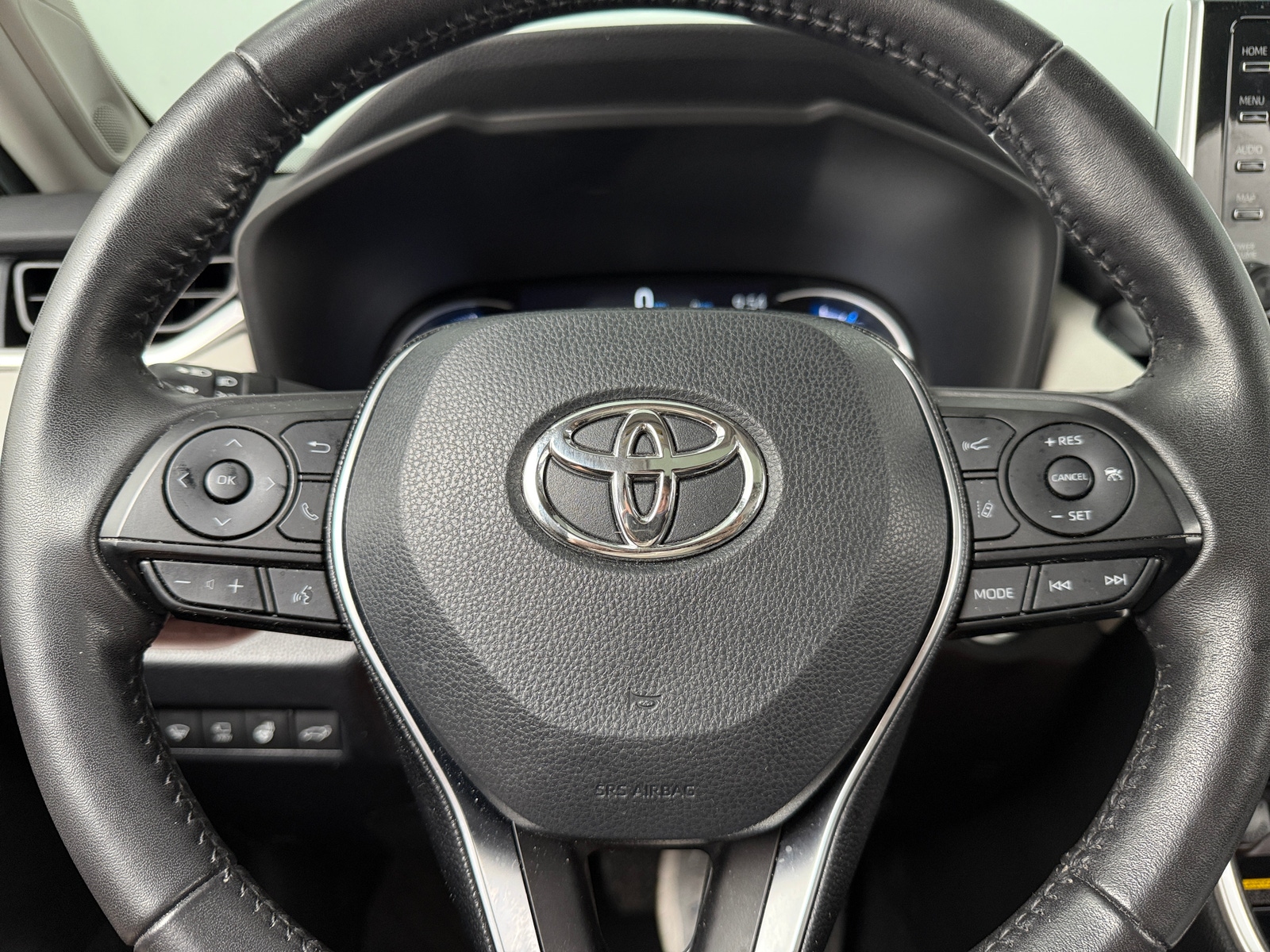 Thumbnail: 2019 Toyota RAV4 - 4