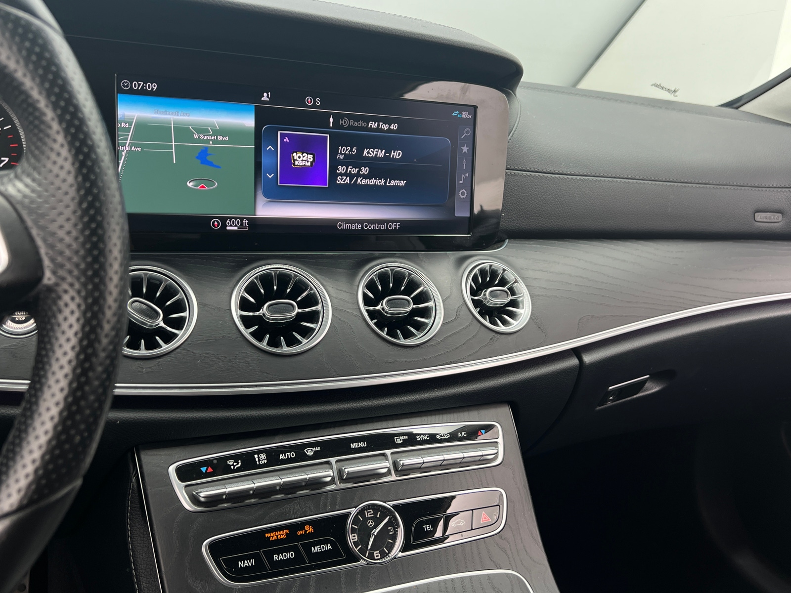 Thumbnail: 2018 Mercedes-Benz E-Class - 2