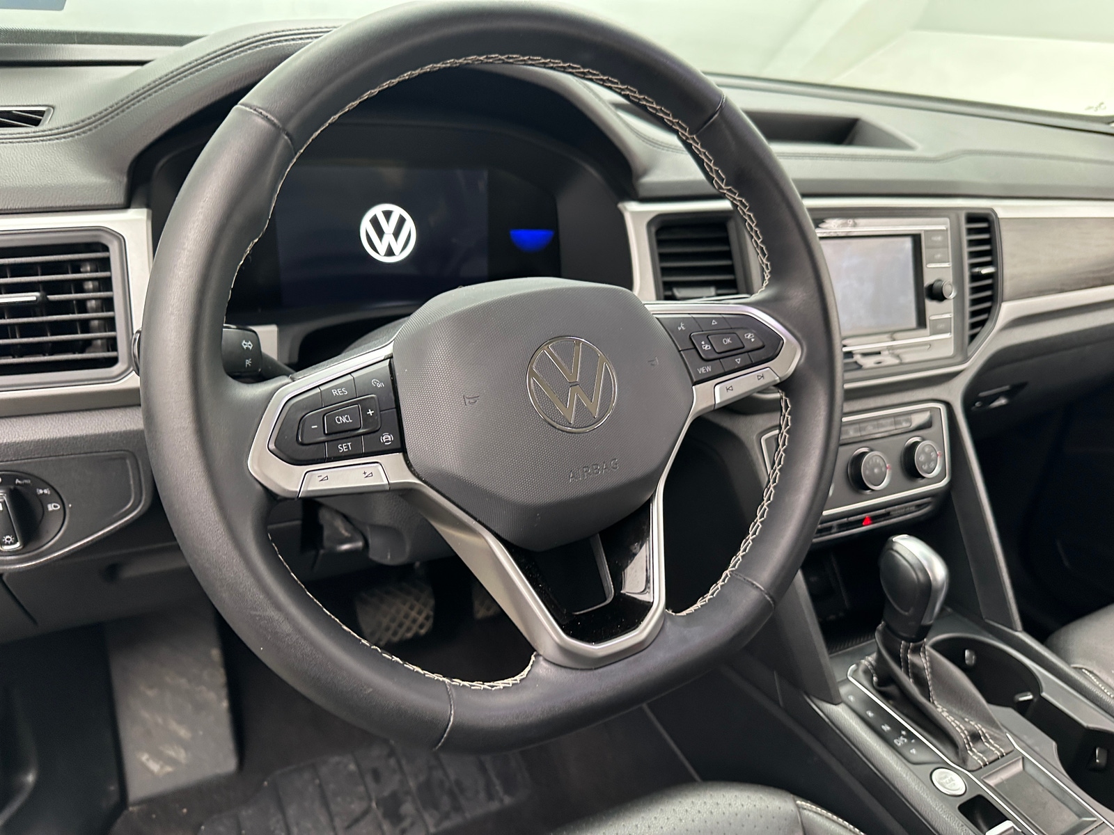 Thumbnail: 2023 Volkswagen Atlas - 4