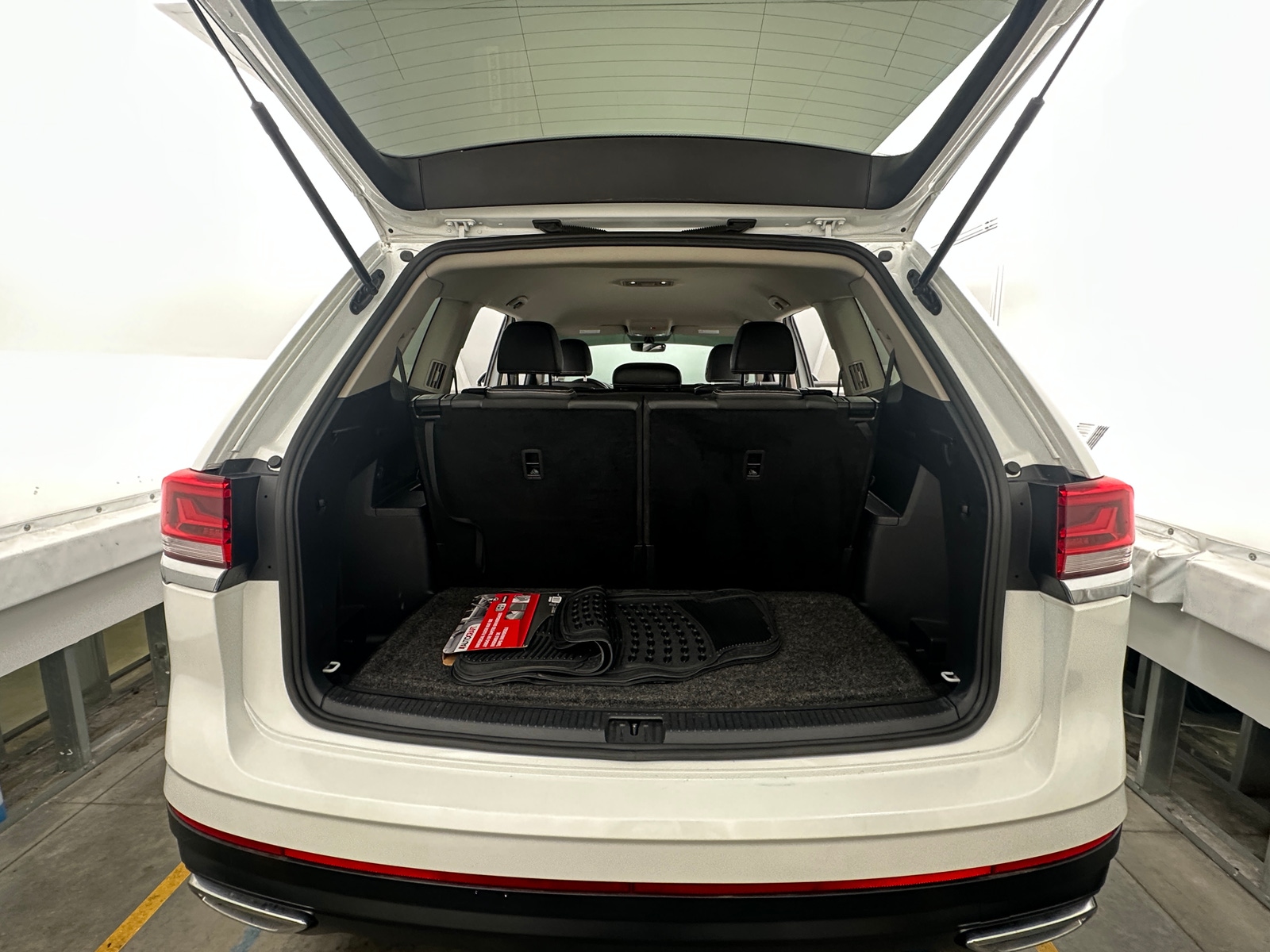 Thumbnail: 2023 Volkswagen Atlas - 6