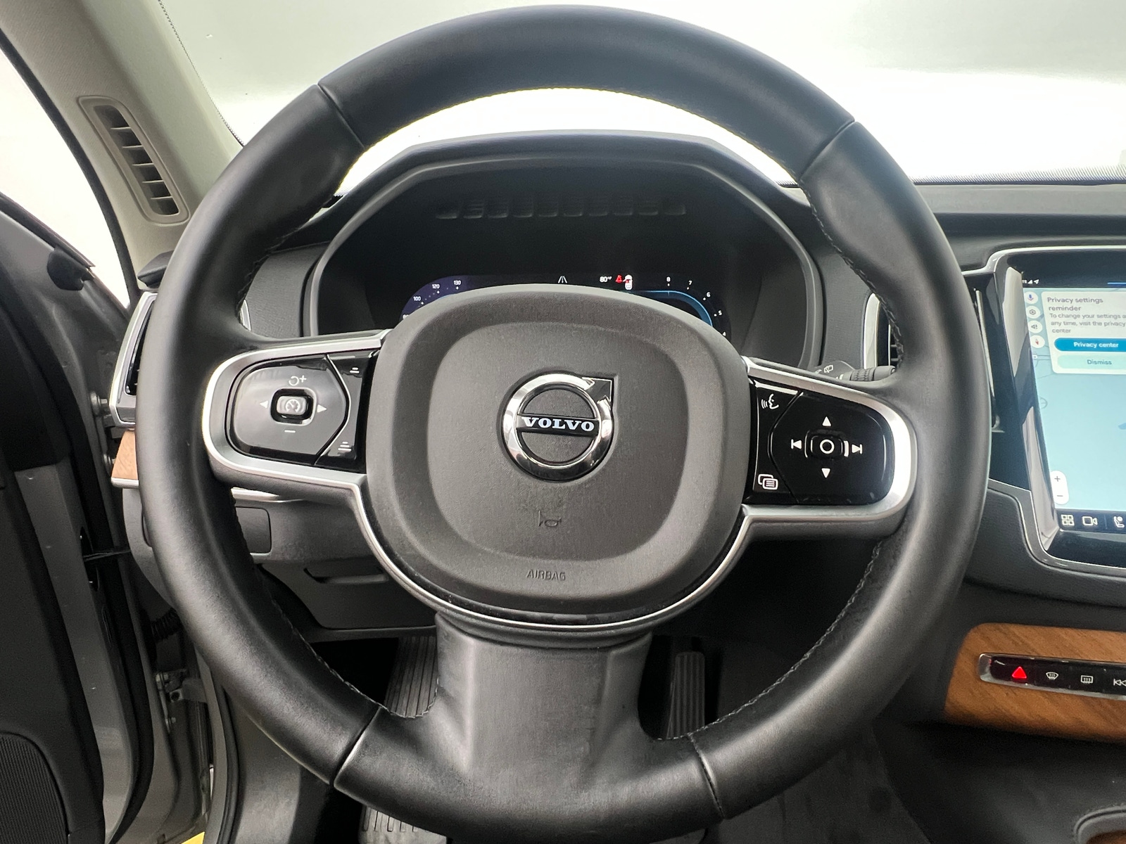 Thumbnail: 2025 Volvo XC90 - 4