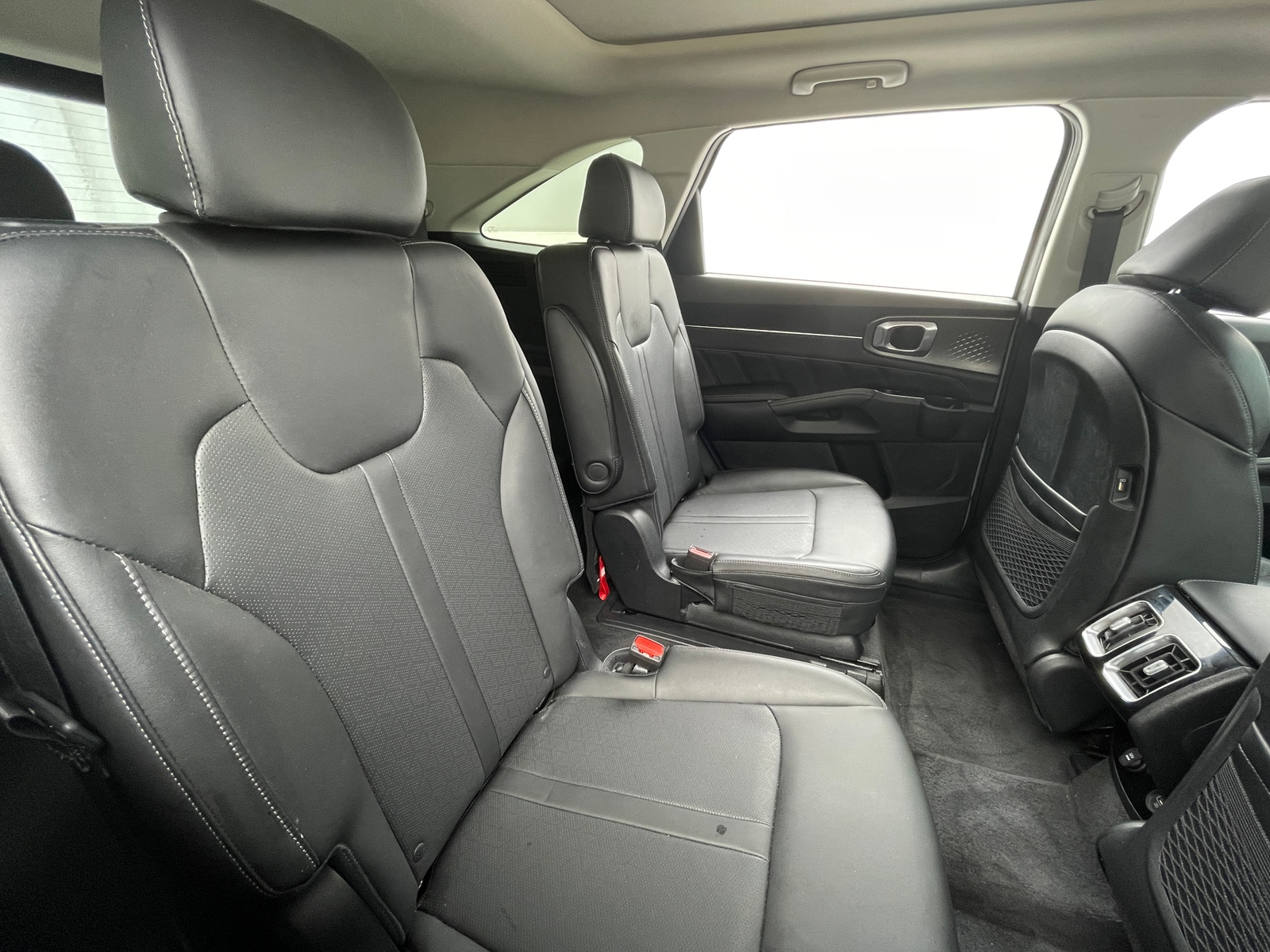 Thumbnail: 2023 Kia Sorento - 5