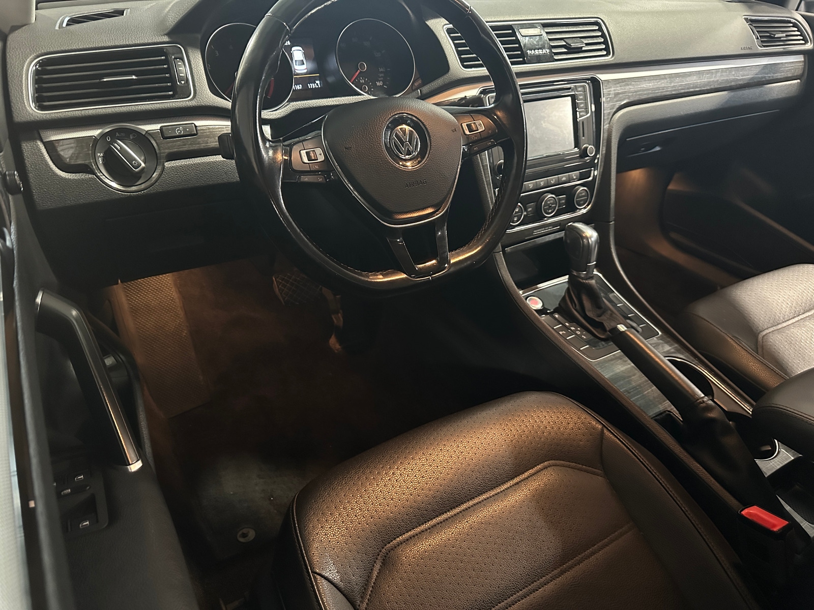 Thumbnail: 2018 Volkswagen Passat - 2