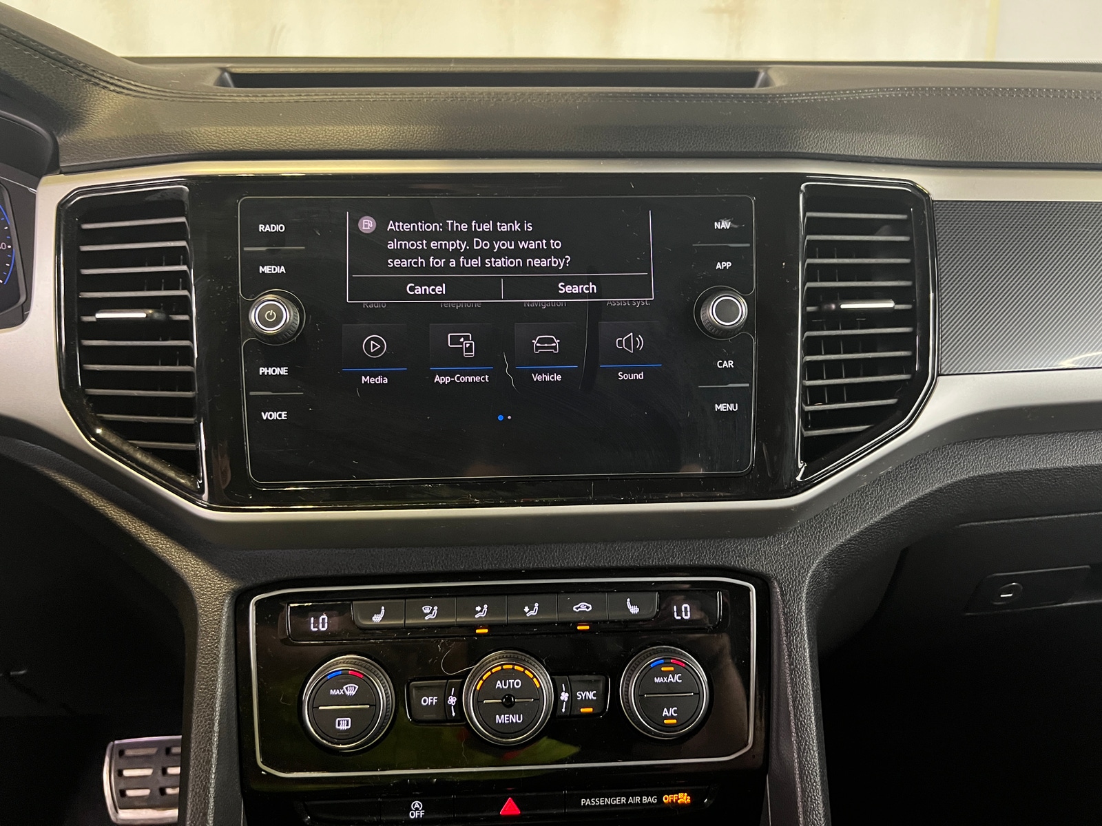 Thumbnail: 2021 Volkswagen Atlas - 3