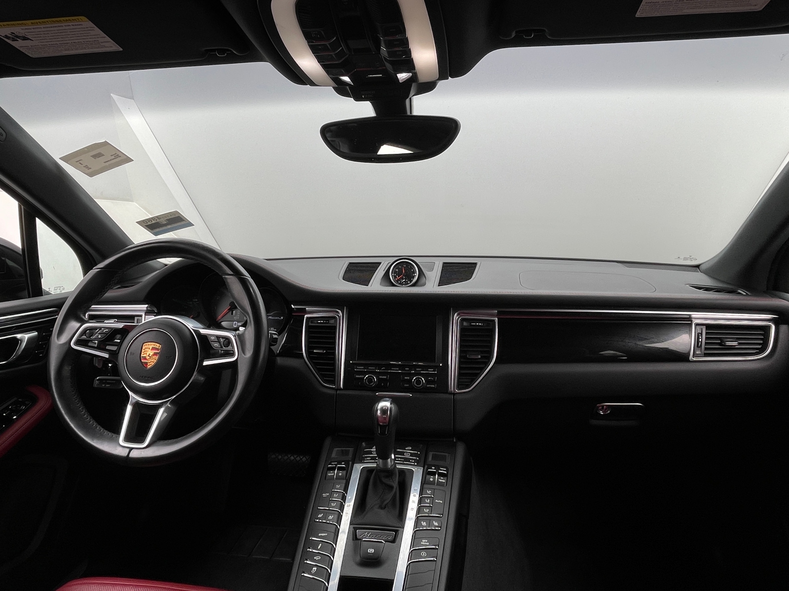Thumbnail: 2016 Porsche Macan - 2