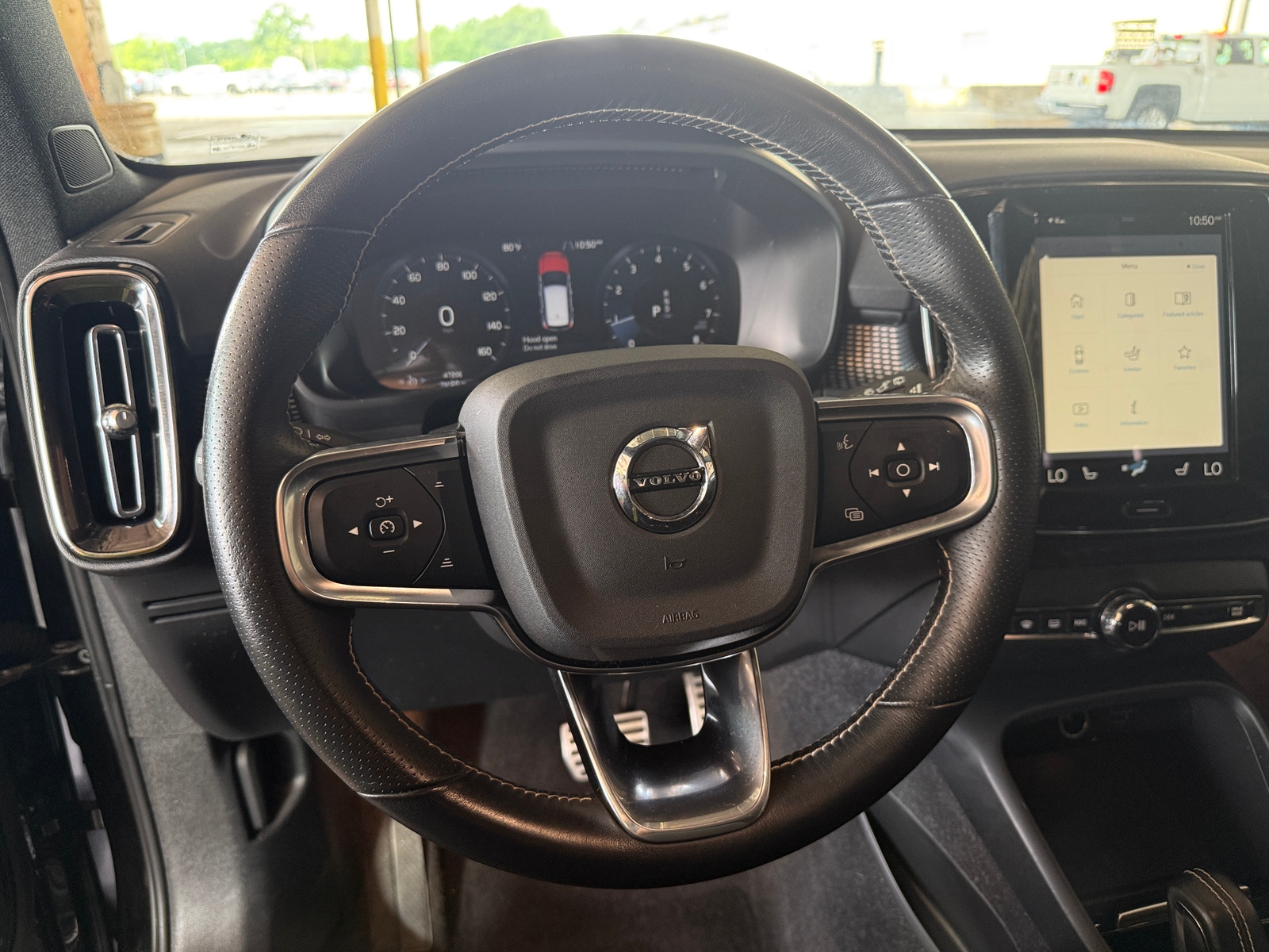 Thumbnail: 2021 Volvo XC40 - 4