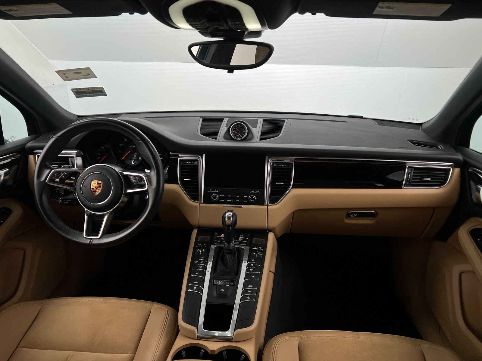 Thumbnail: 2018 Porsche Macan - 2