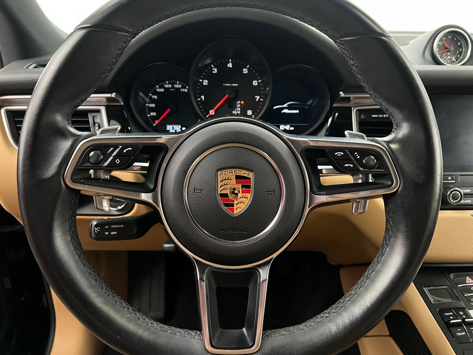 Thumbnail: 2018 Porsche Macan - 4