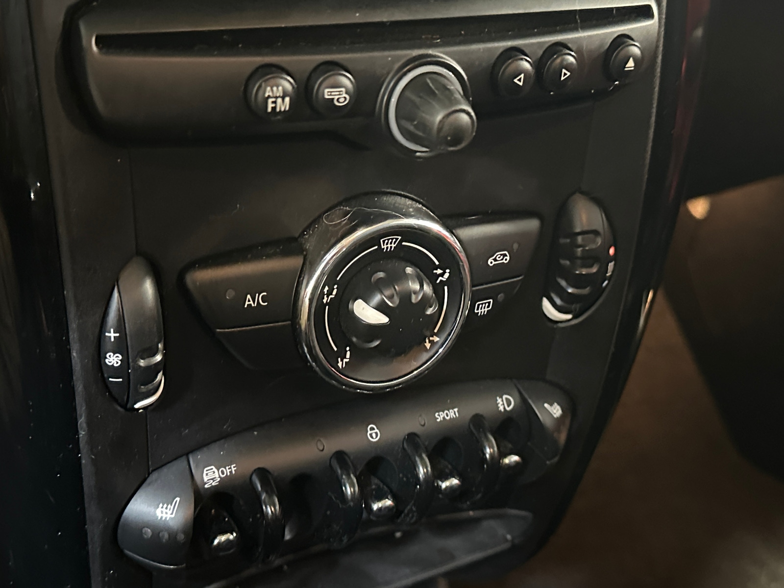 Thumbnail: 2014 MINI Cooper Countryman - 3