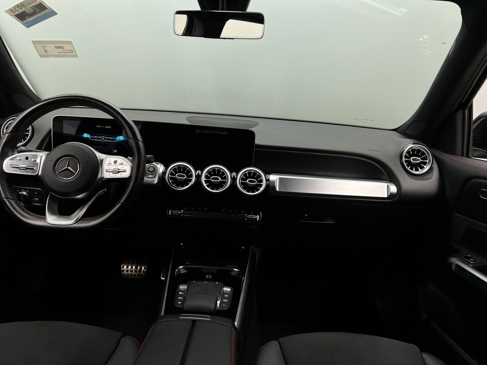 Thumbnail: 2021 Mercedes-Benz GLB - 2