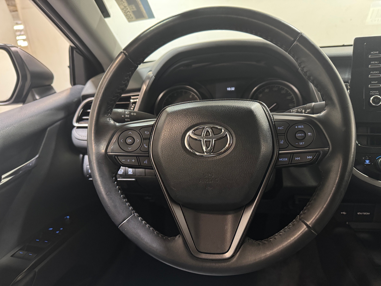 Thumbnail: 2023 Toyota Camry - 4