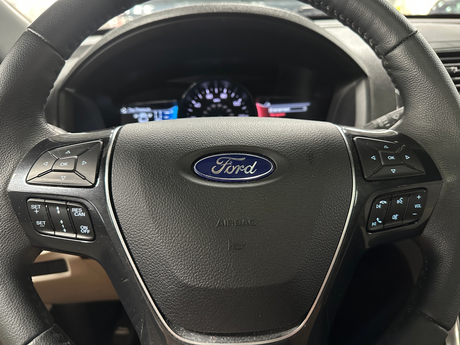 Thumbnail: 2018 Ford Explorer - 4