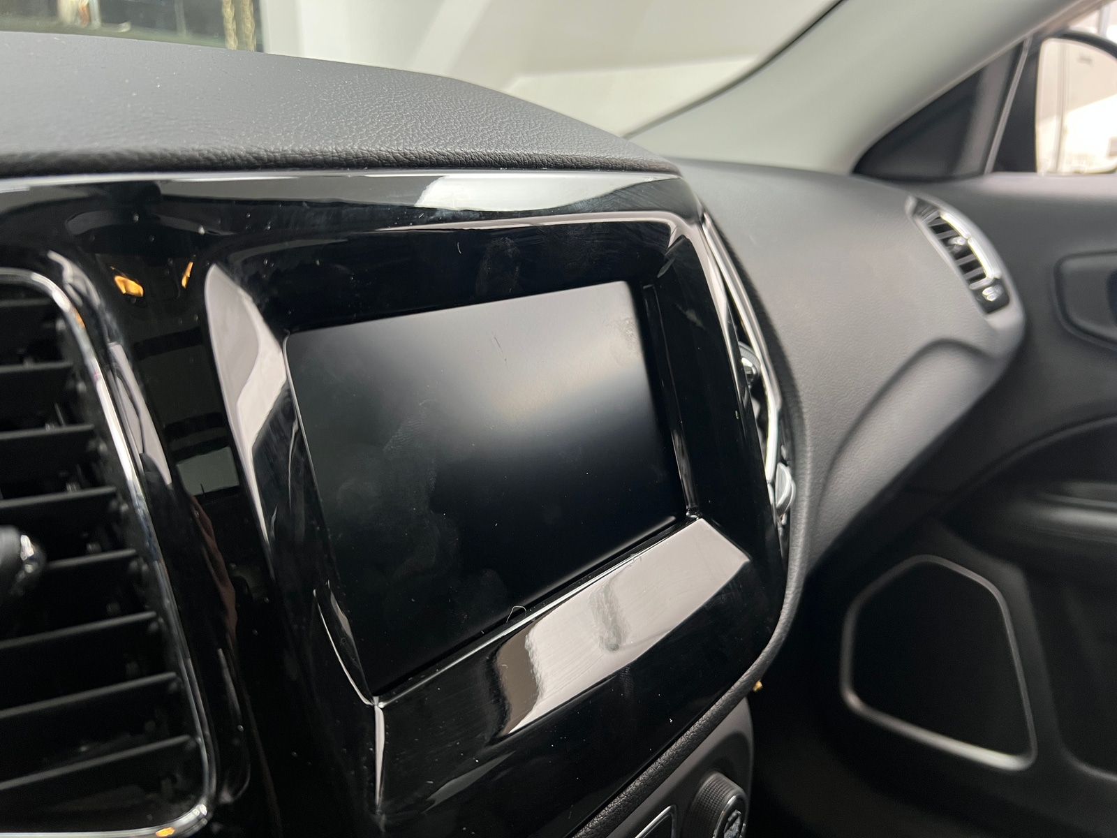 Thumbnail: 2019 Jeep Compass - 4