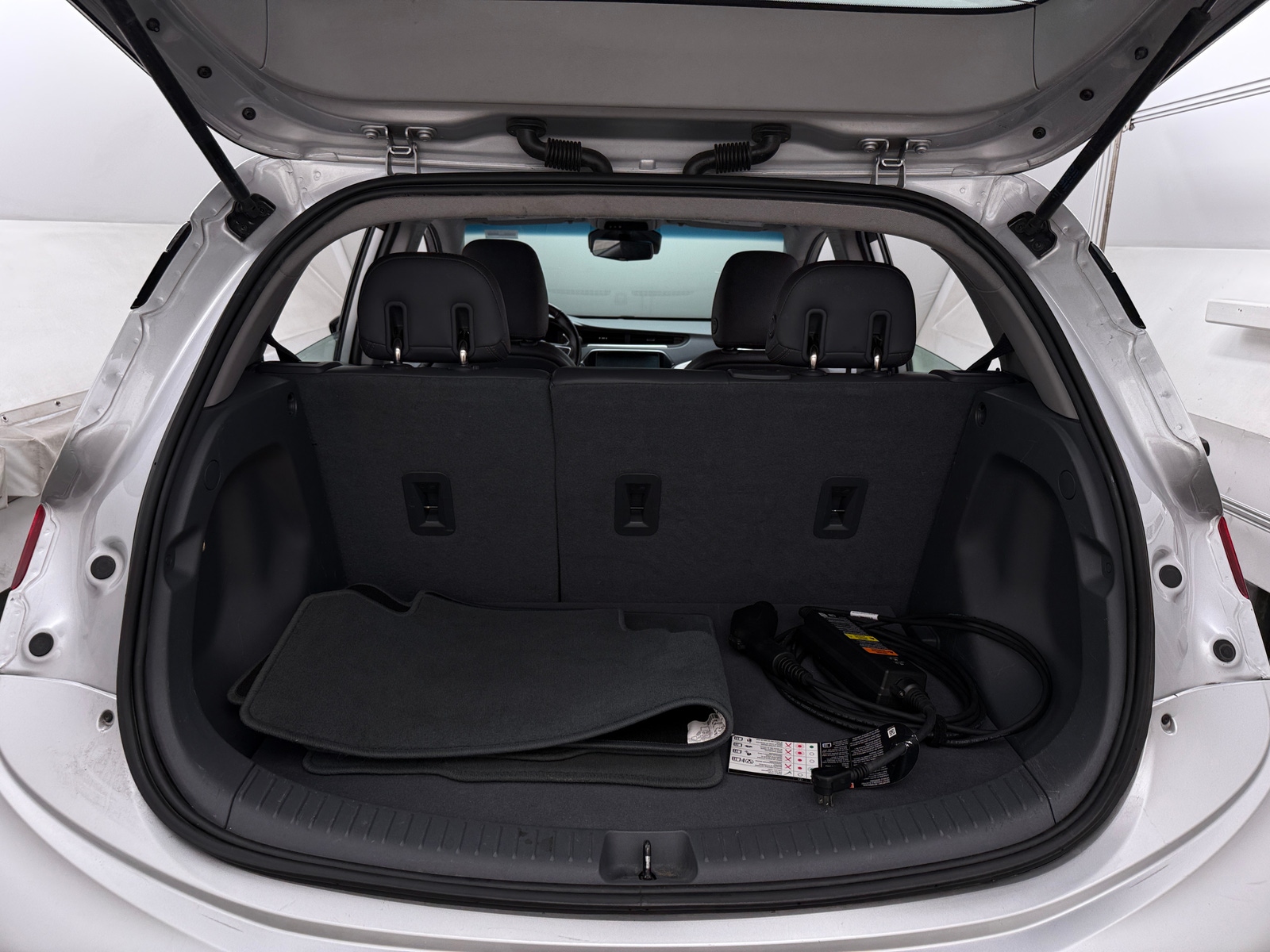 Thumbnail: 2017 Chevrolet Bolt EV - 6