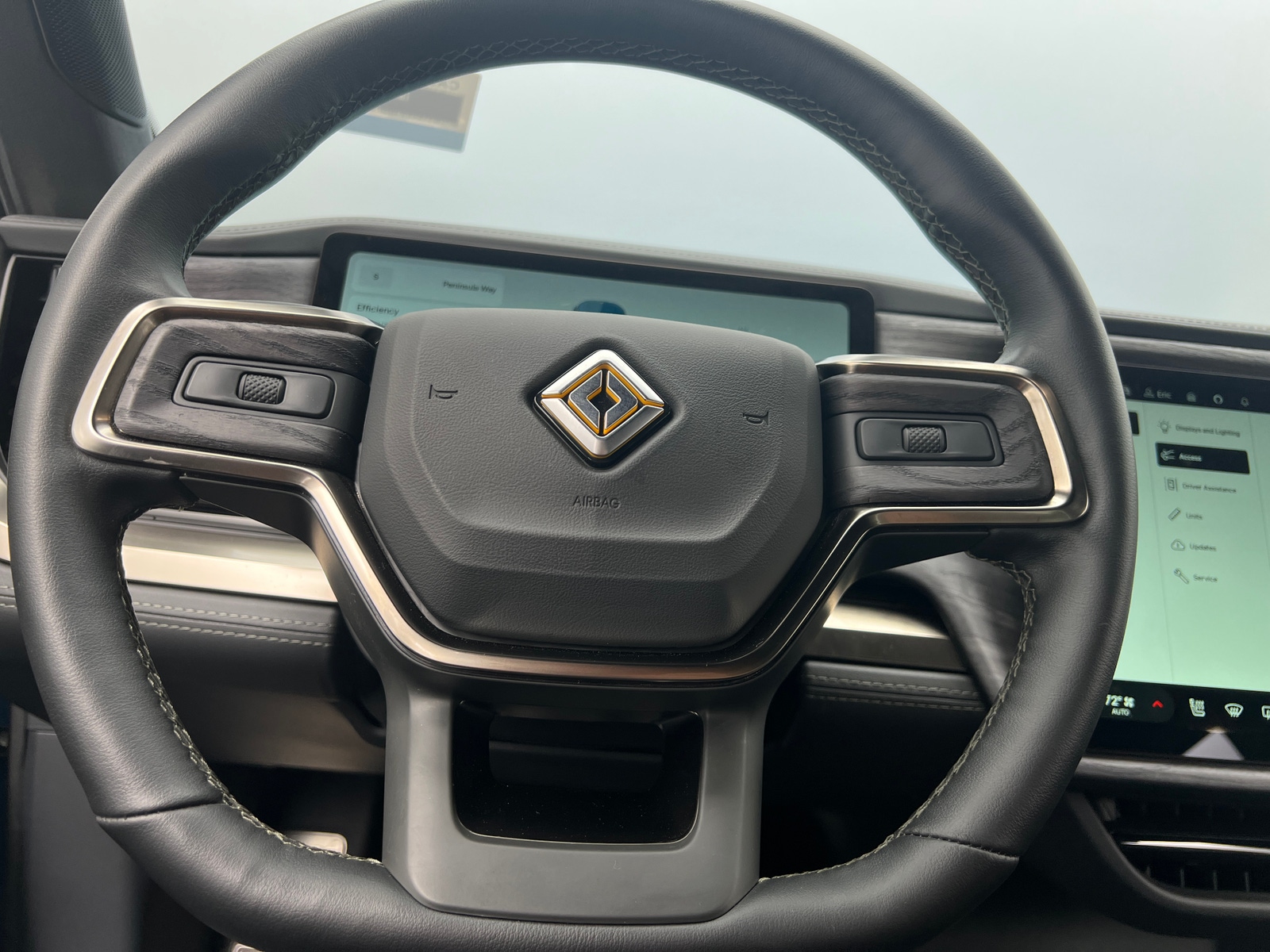 Thumbnail: 2022 Rivian R1T - 4