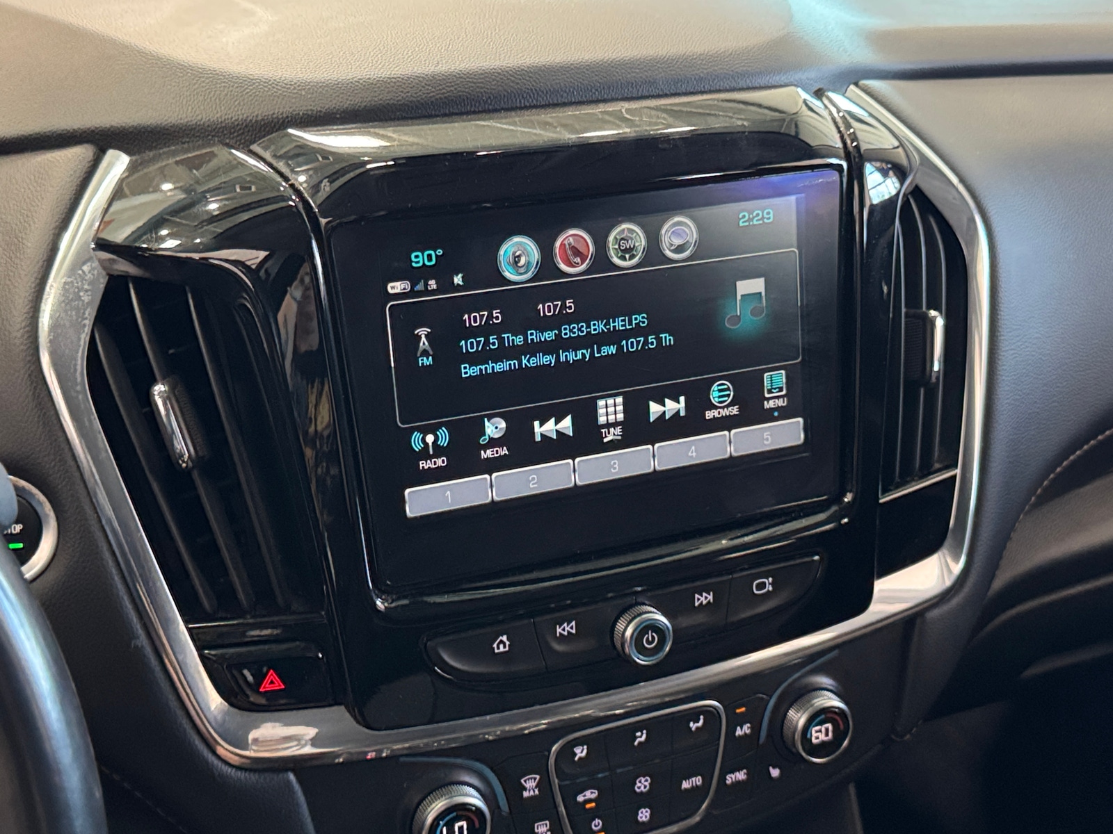 Thumbnail: 2018 Chevrolet Traverse - 4