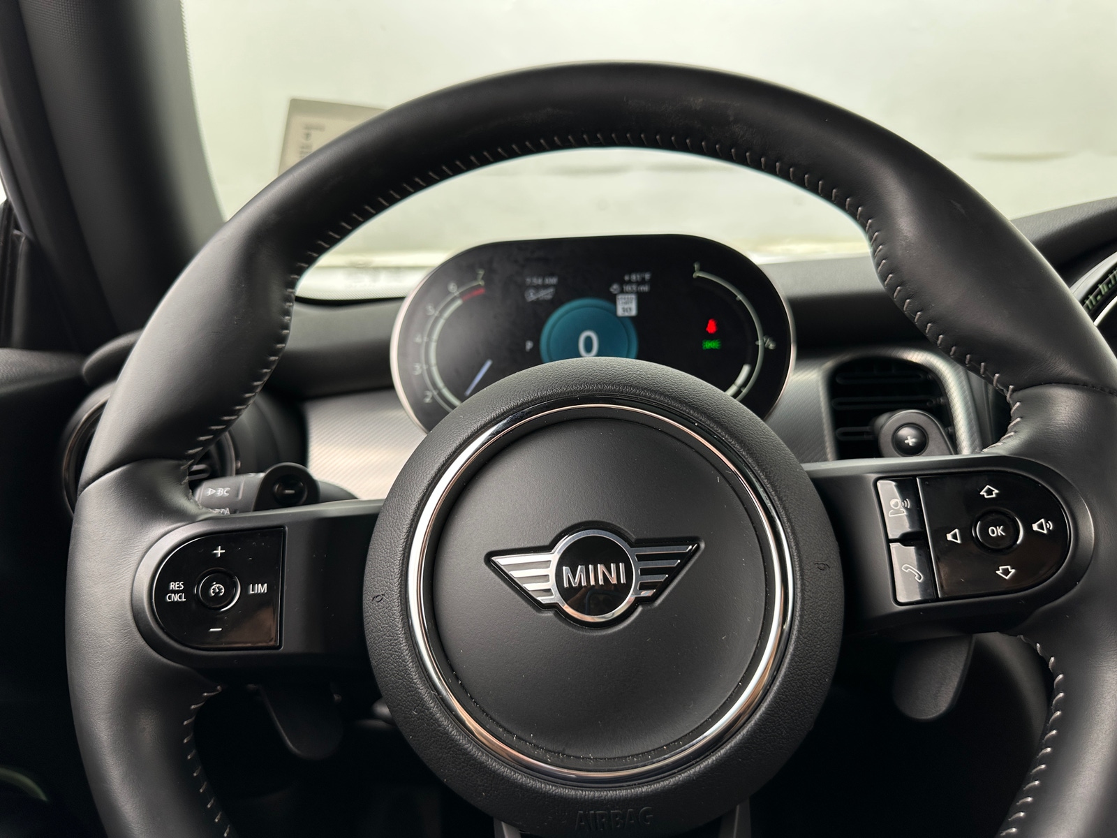 Thumbnail: 2022 MINI Cooper Hardtop - 4