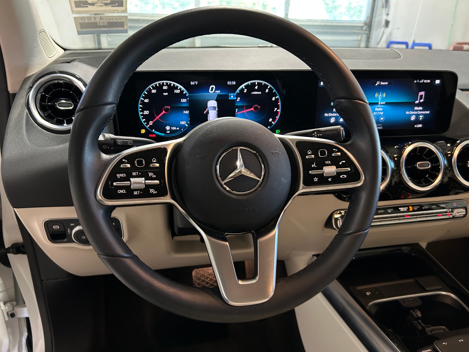 Thumbnail: 2022 Mercedes-Benz GLA - 4