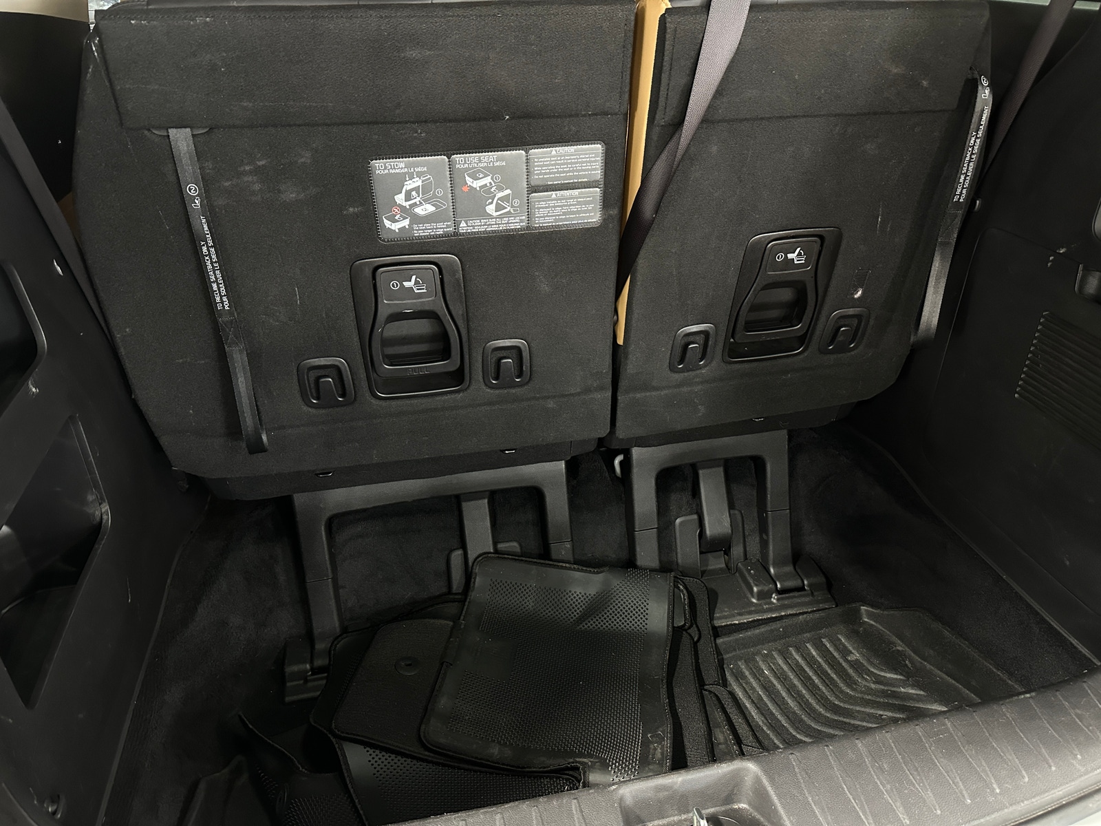 Thumbnail: 2023 Kia Carnival - 6