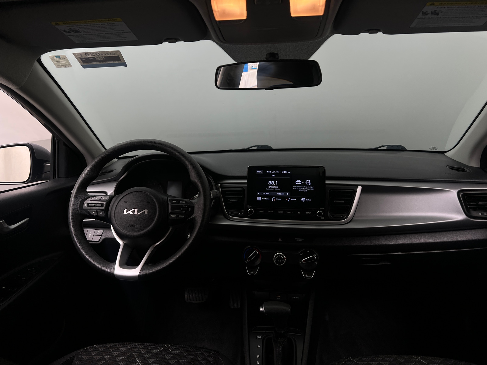 Thumbnail: 2022 Kia Rio - 3