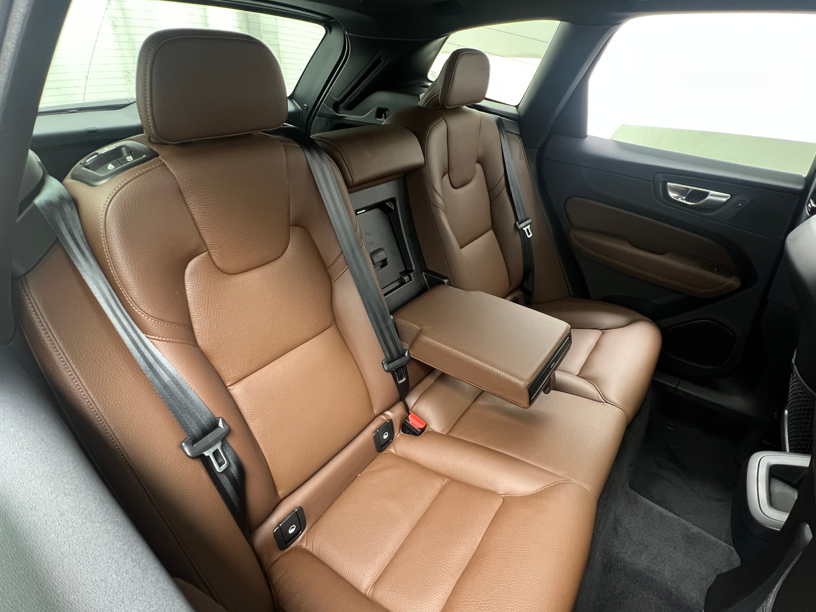 Thumbnail: 2022 Volvo XC60 - 6