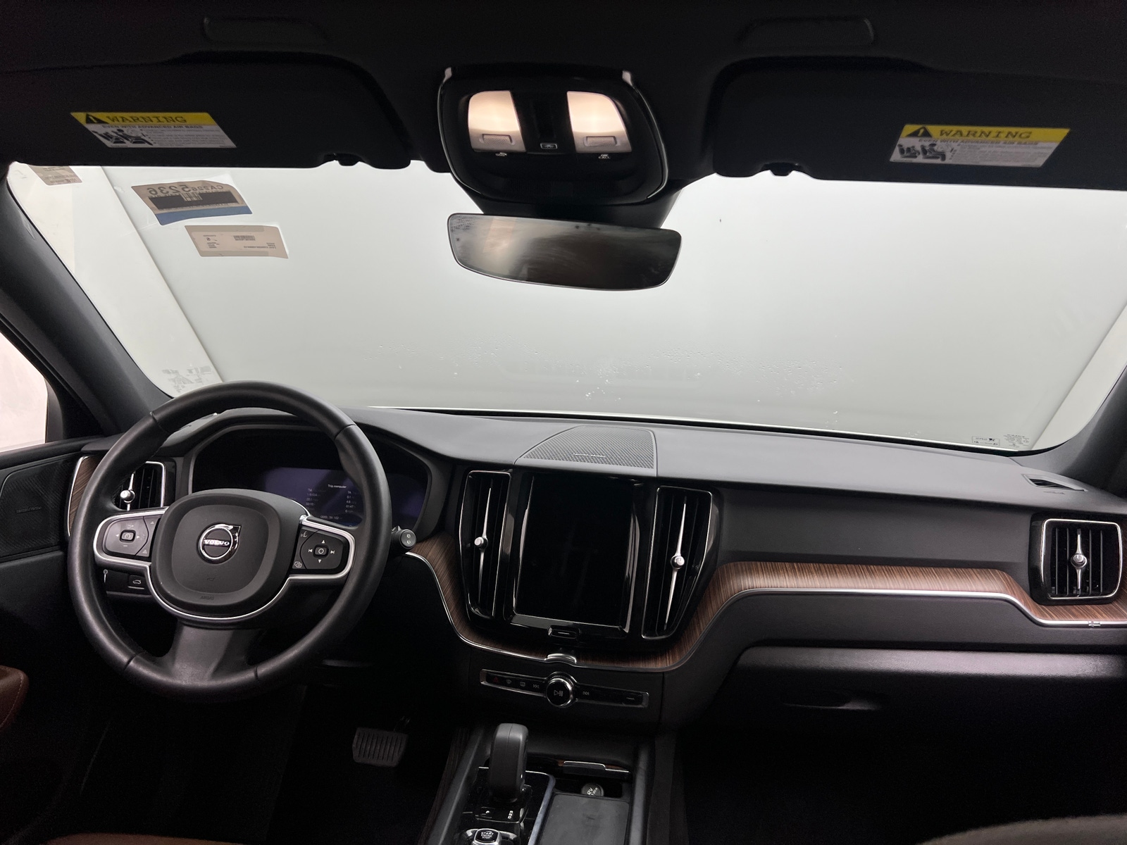 Thumbnail: 2022 Volvo XC60 - 3