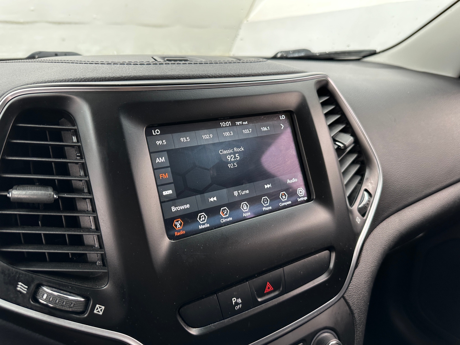 Thumbnail: 2020 Jeep Cherokee - 4