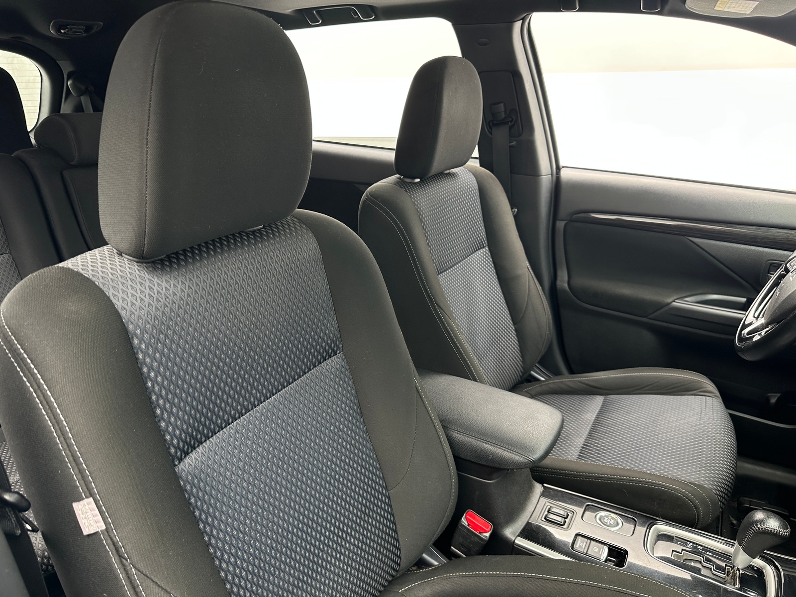 Thumbnail: 2018 Mitsubishi Outlander - 2