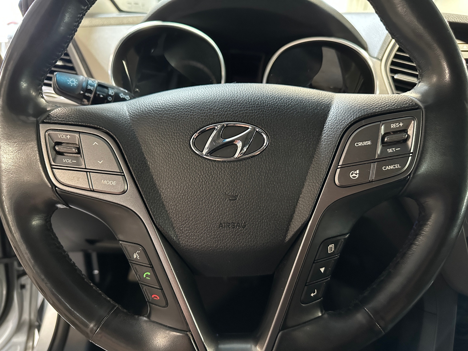 Thumbnail: 2016 Hyundai Santa Fe - 4