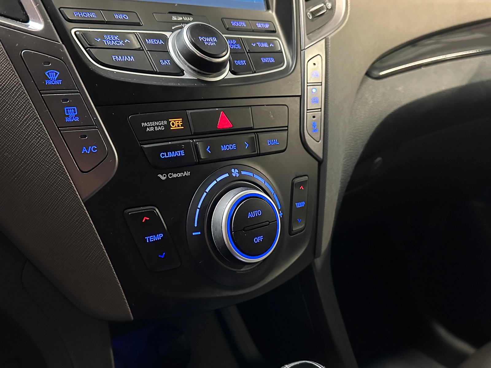 Thumbnail: 2016 Hyundai Santa Fe - 3
